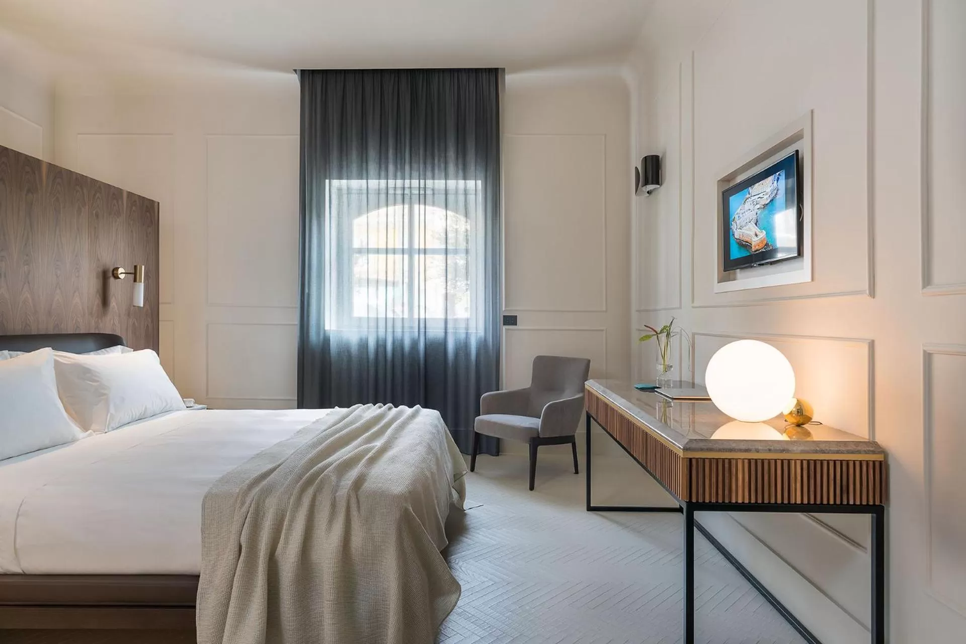 Bedroom, Bed in Byssus Suites