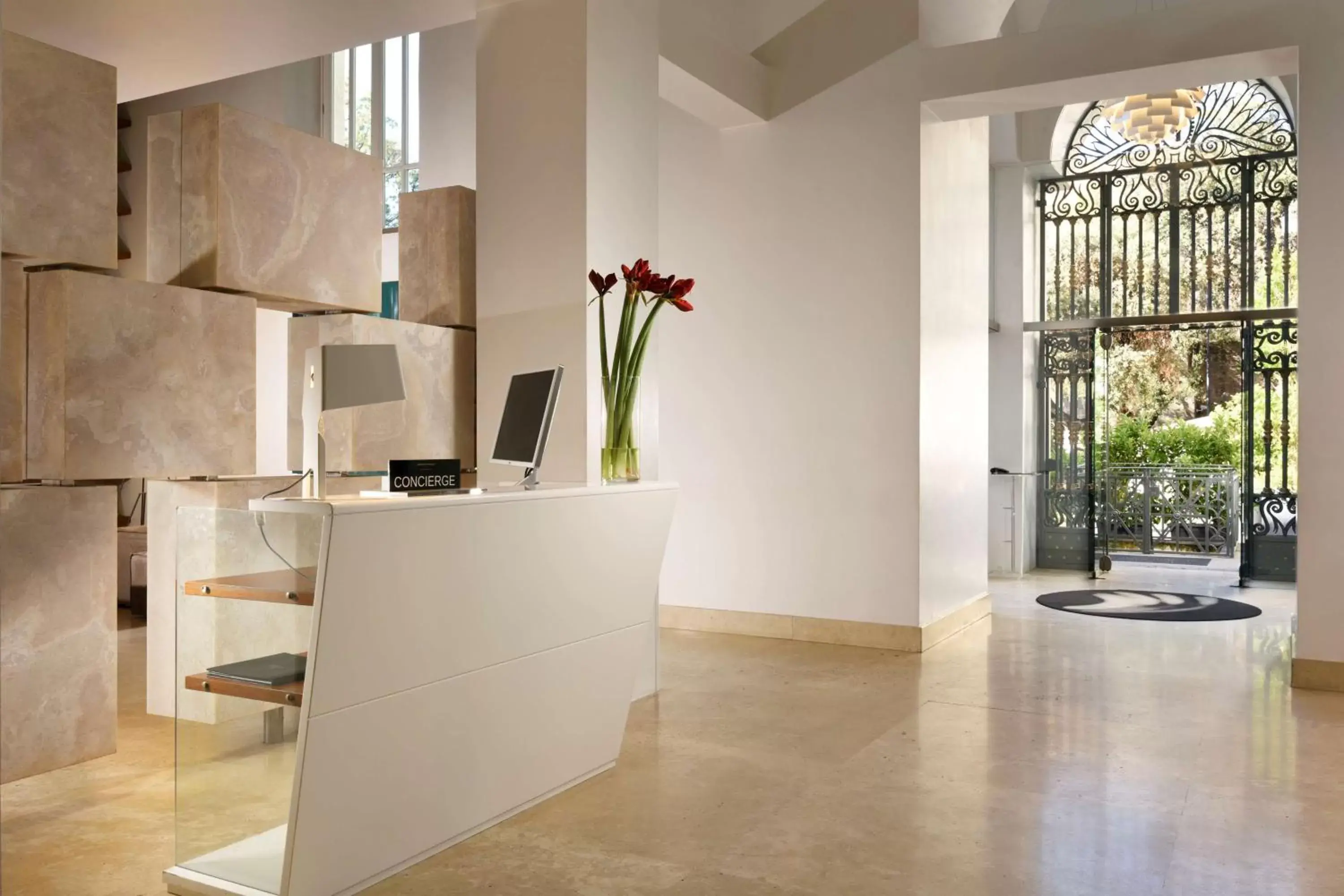 Lobby or reception, Kitchen/Kitchenette in Palazzo Montemartini Rome, A Radisson Collection Hotel