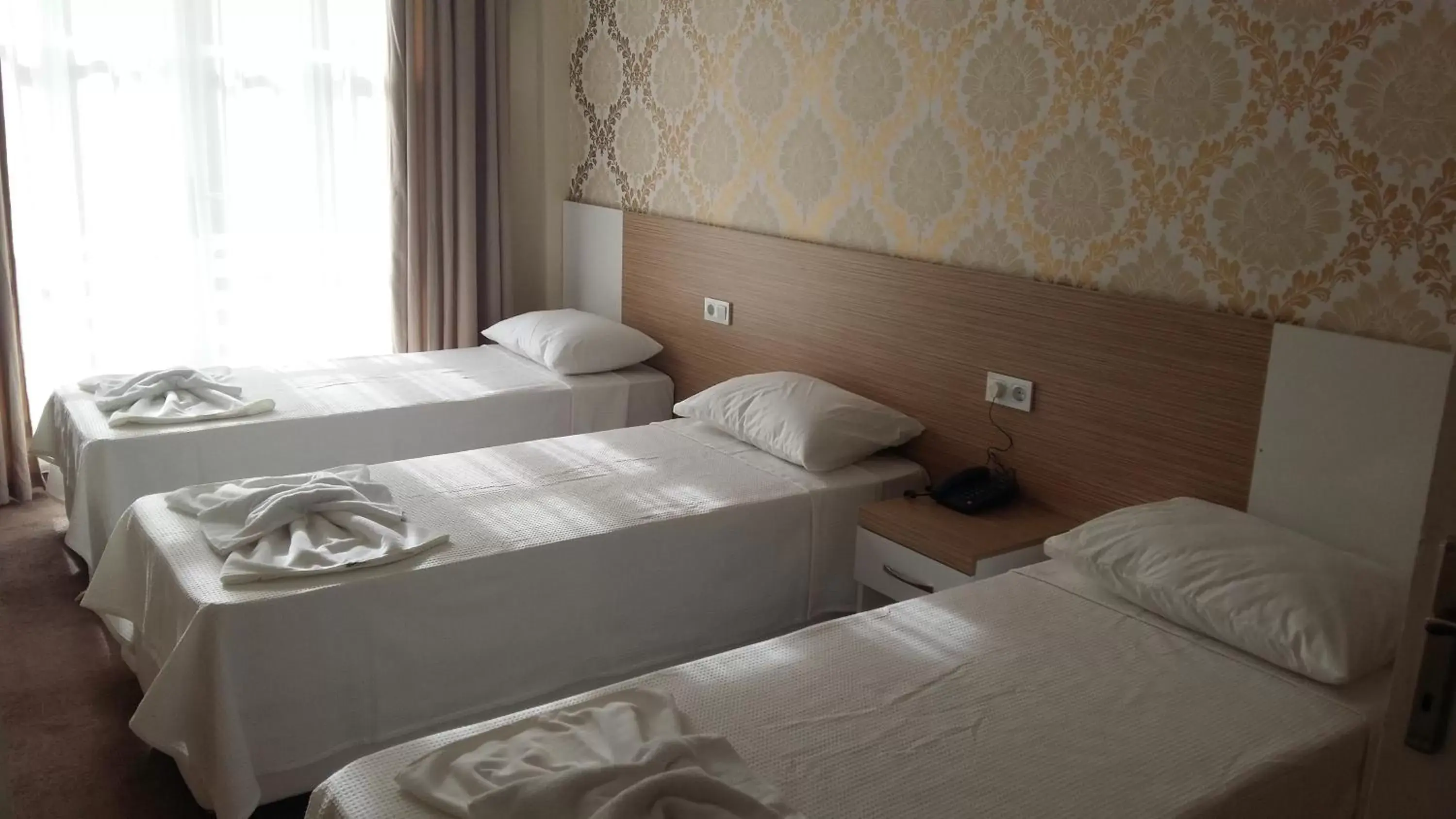 Bed in 4-Bed Dormitory Room in Nicea Hotel