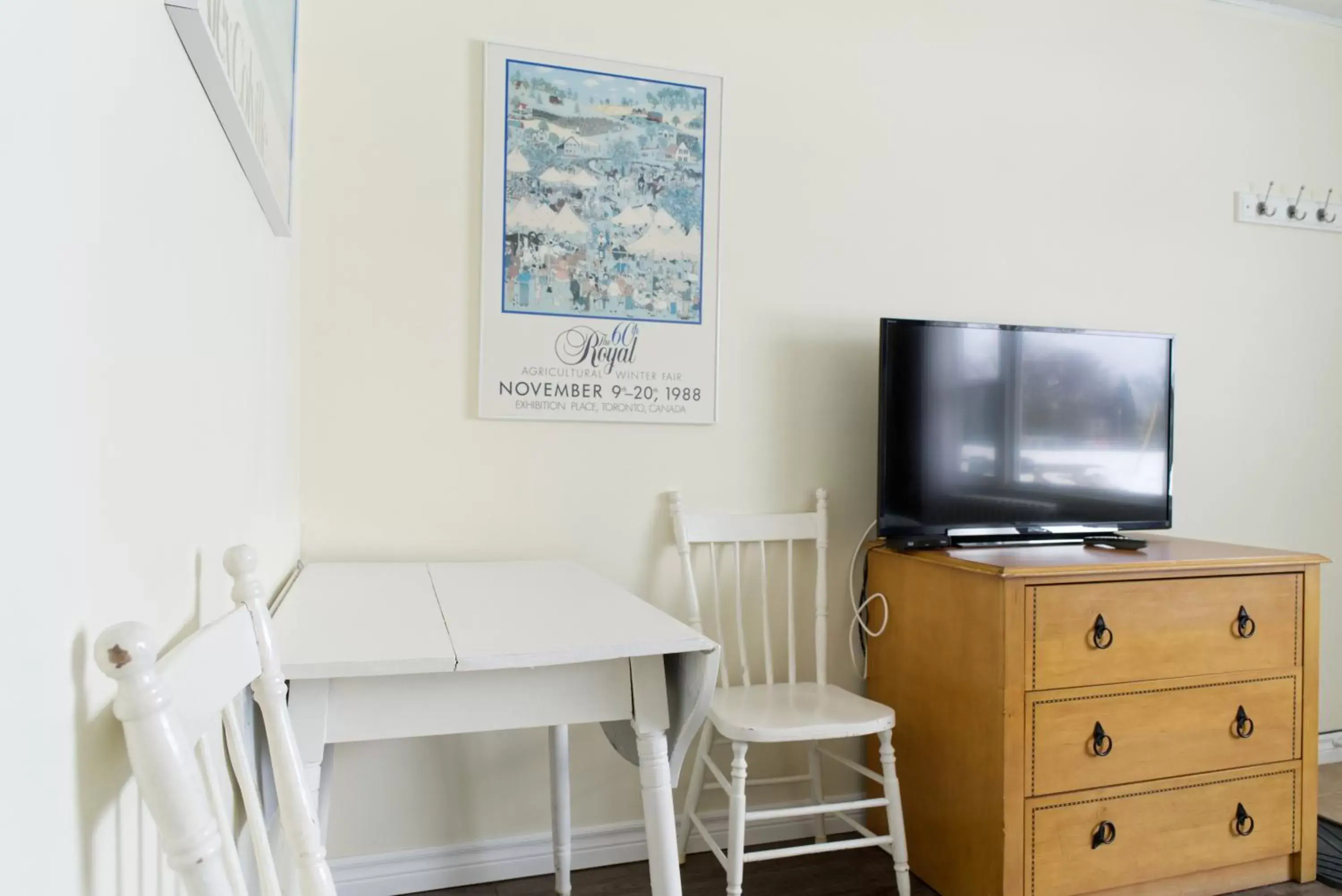 TV/Entertainment Center in Lakeside Inn