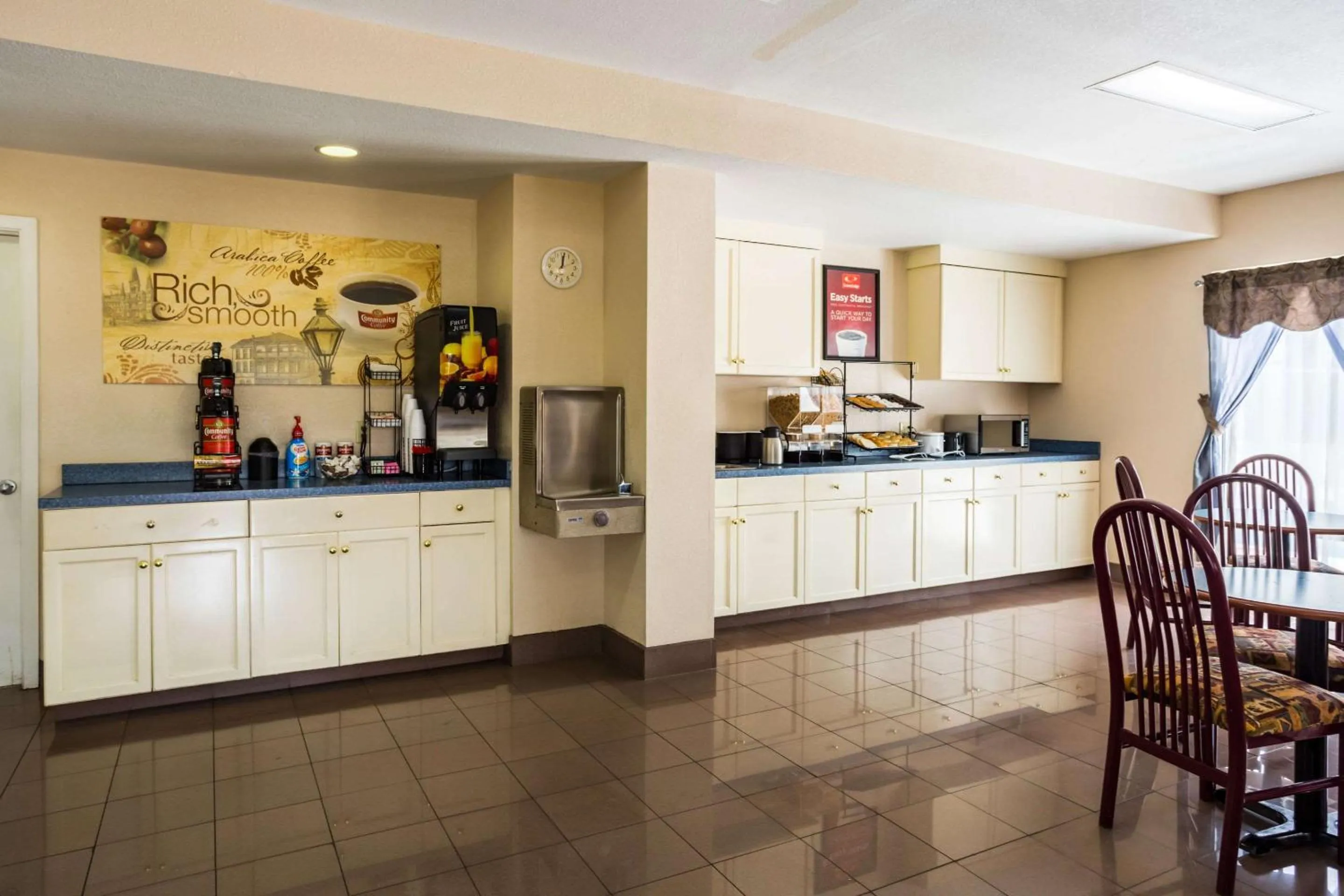 Restaurant/places to eat, Kitchen/Kitchenette in Econo Lodge Picayune