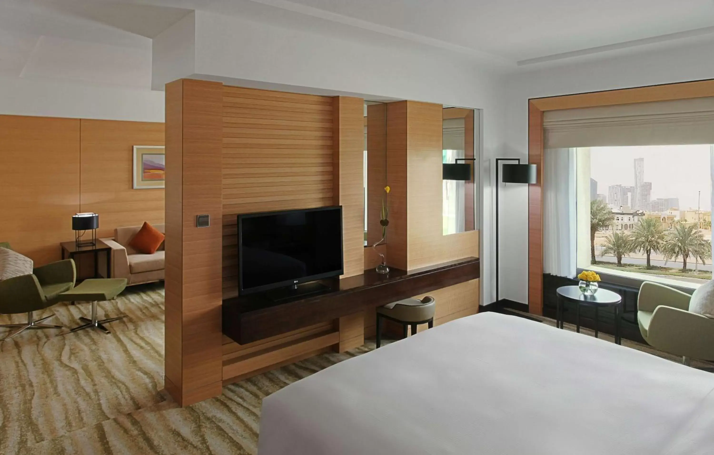 Bedroom, TV/Entertainment Center in DoubleTree by Hilton Hotel Riyadh - Al Muroj Business Gate