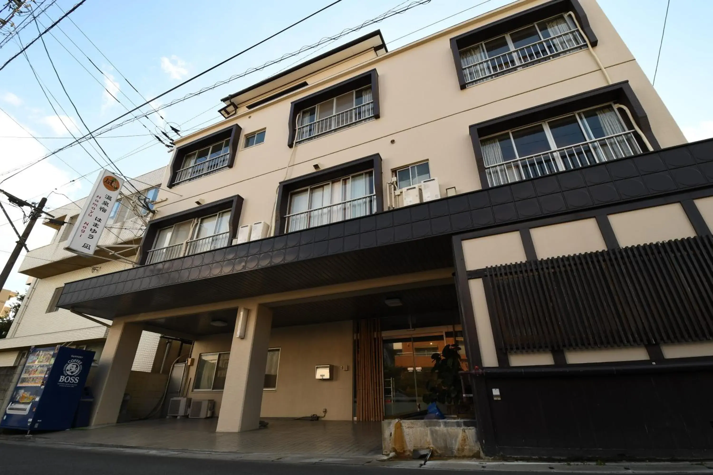 Facade/entrance, Property Building in Onsen yado Hamayu Nagi