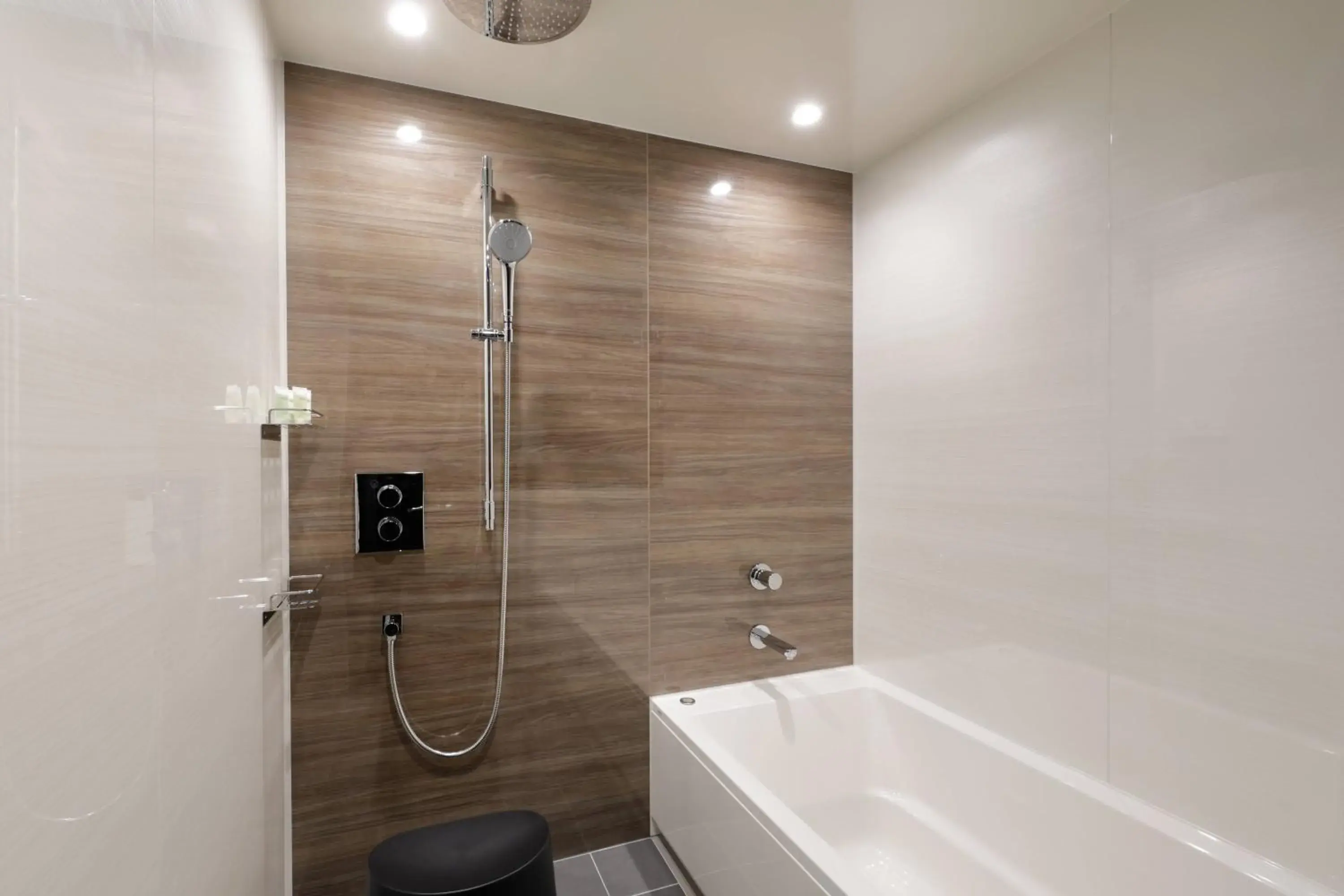 Bathroom in Courtyard by Marriott Osaka Honmachi