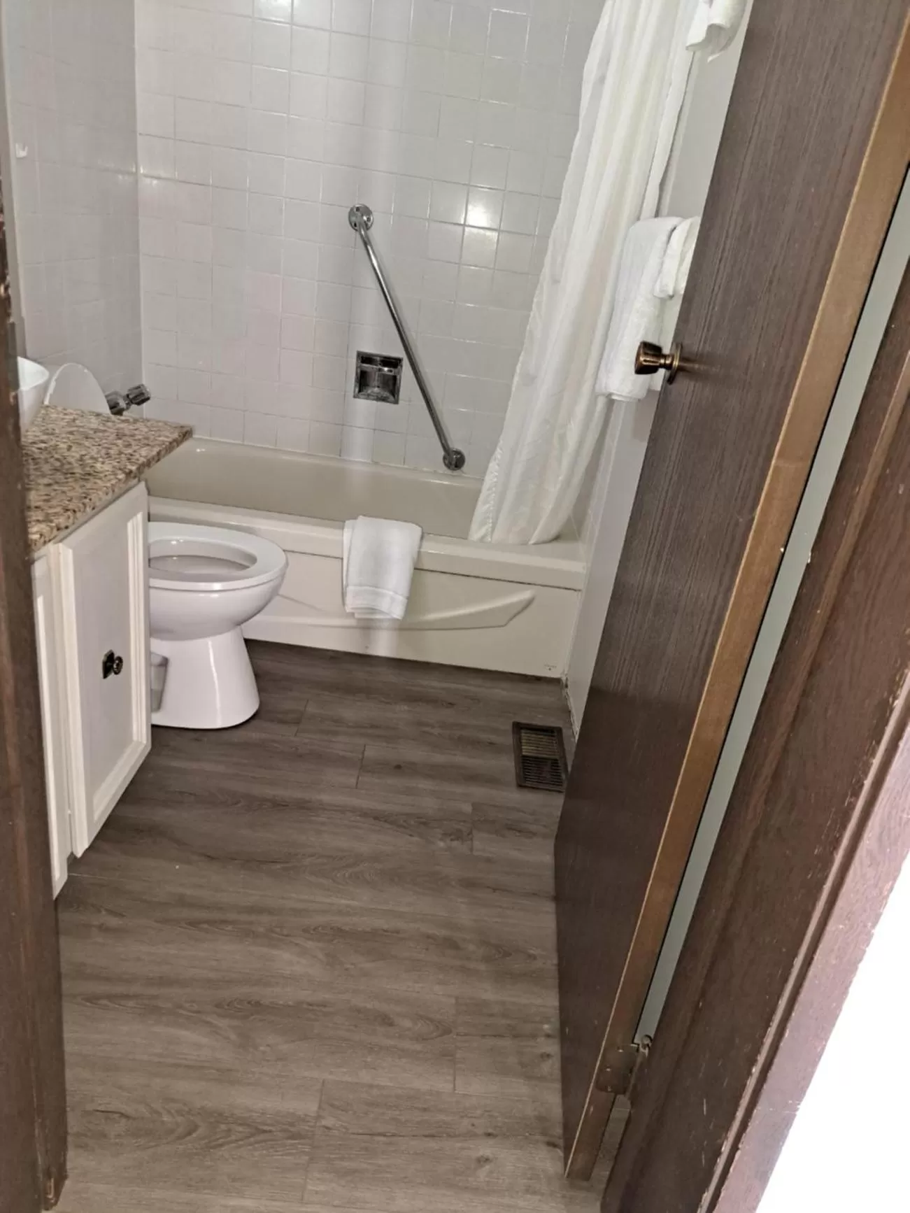 Bathroom in Richter Pass Beach Resort