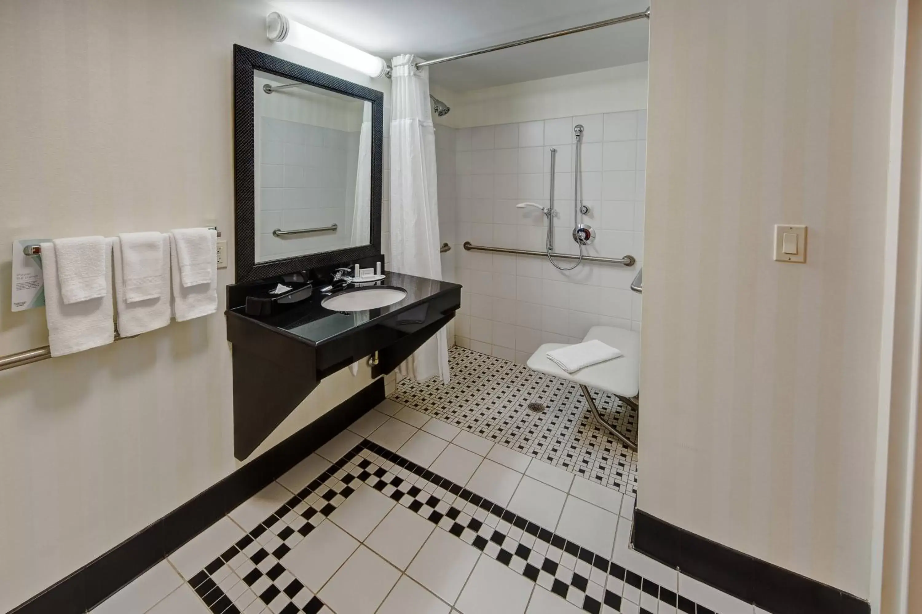 Bathroom in Fairfield Inn and Suites by Marriott Naples