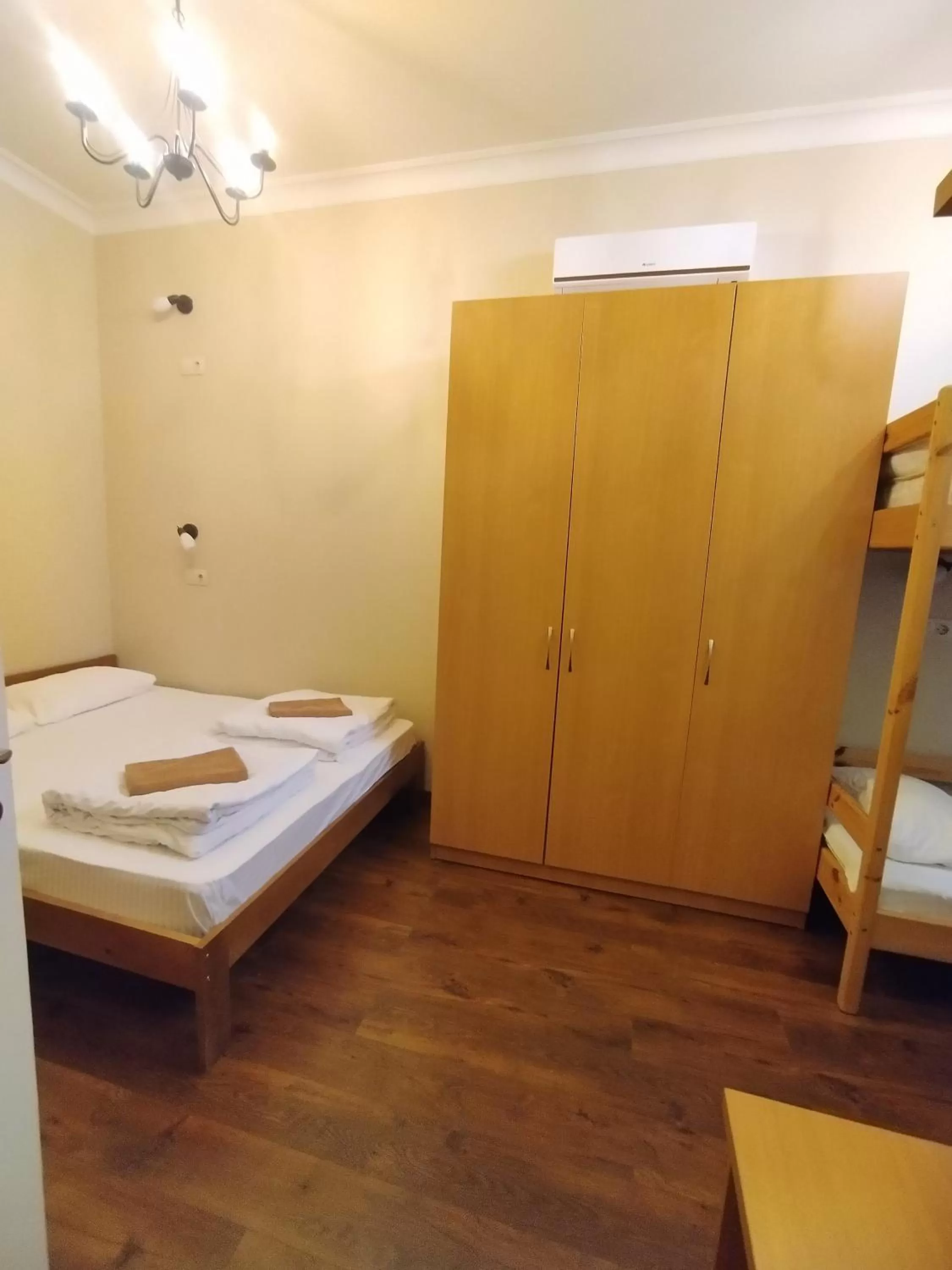 Photo of the whole room, Bed in Belokorichi
