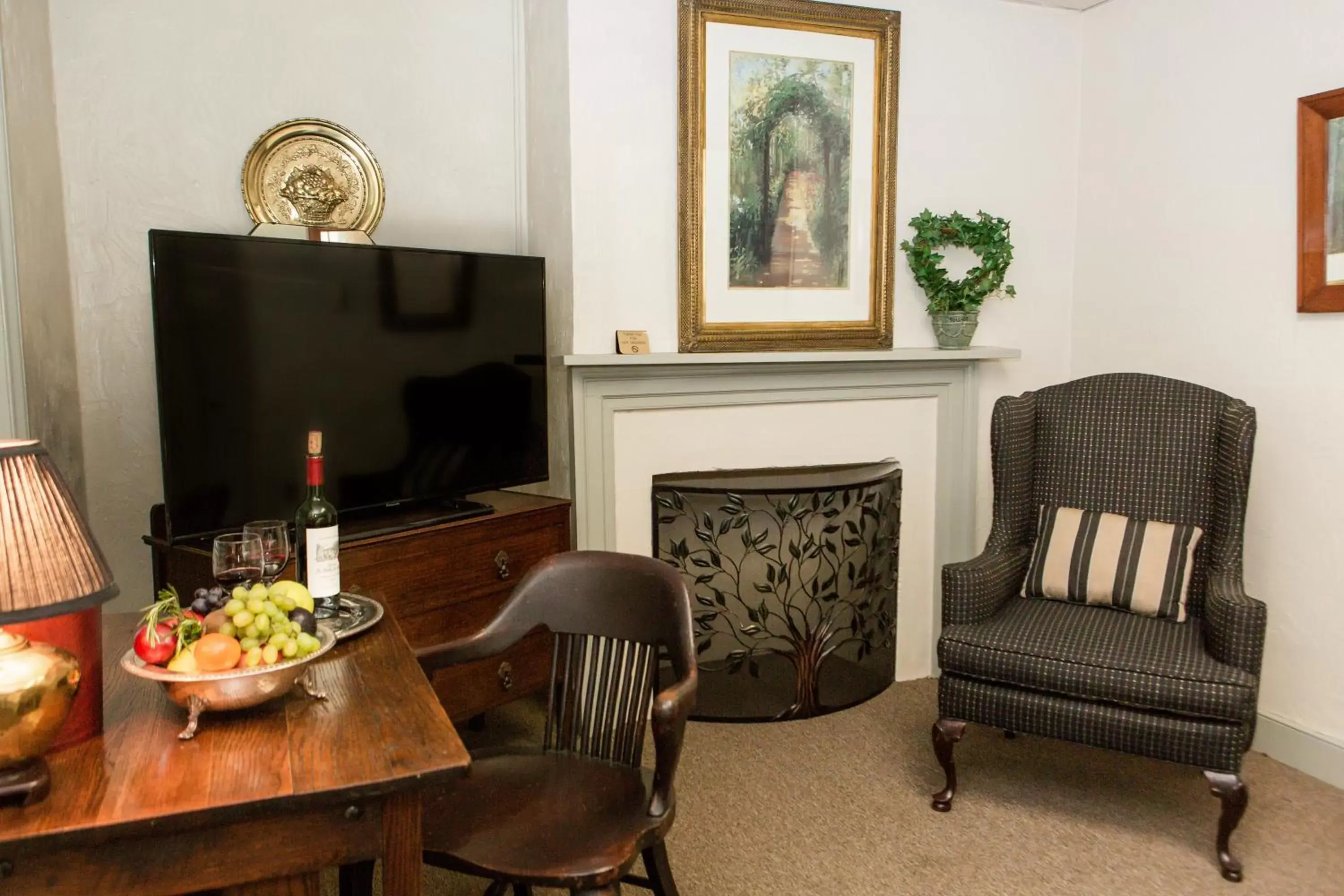 Seating Area in James Buchanan Hotel