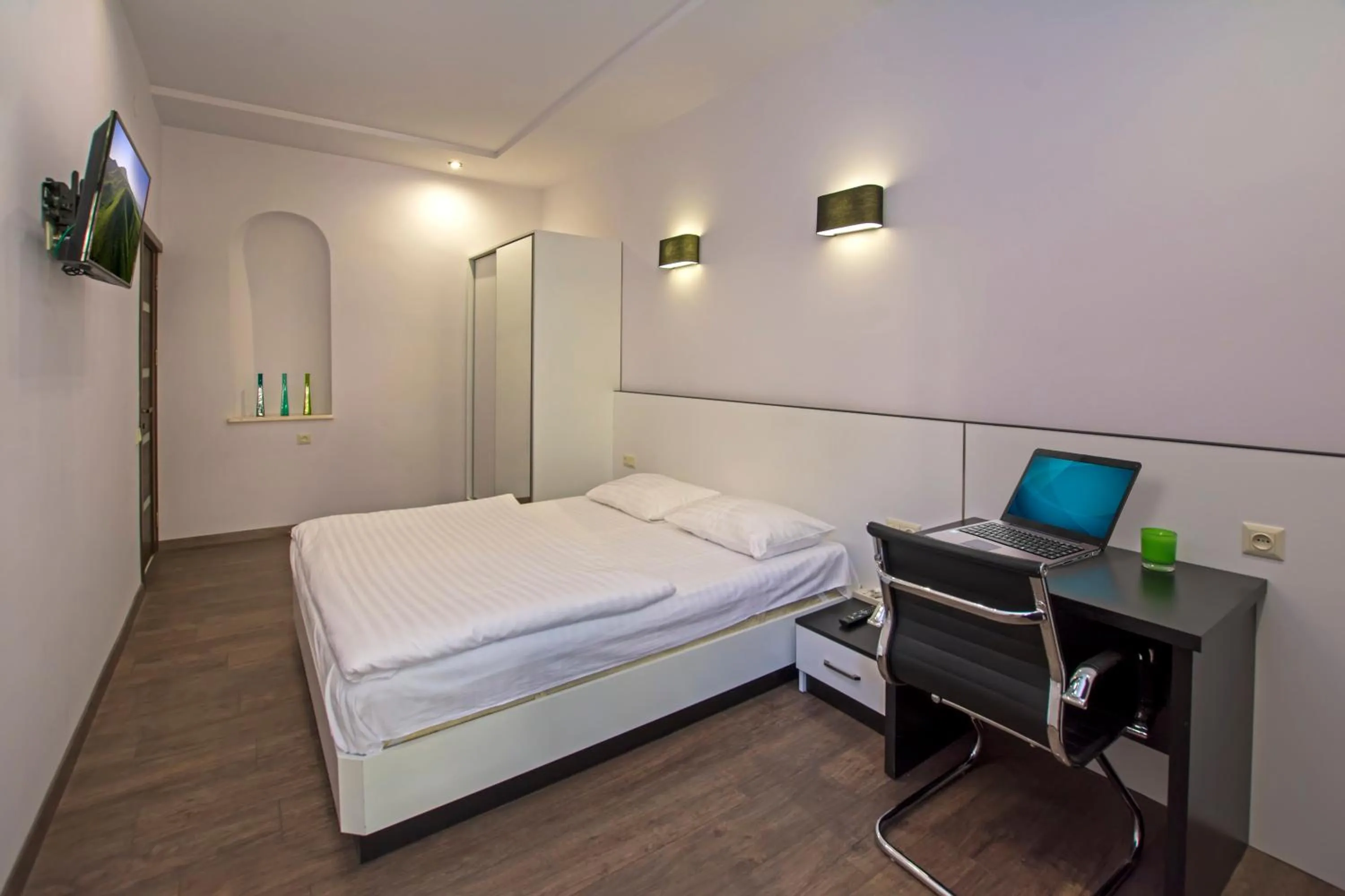 Standard Double Room with Shared Bathroom - single occupancy in Yerevan Hostel