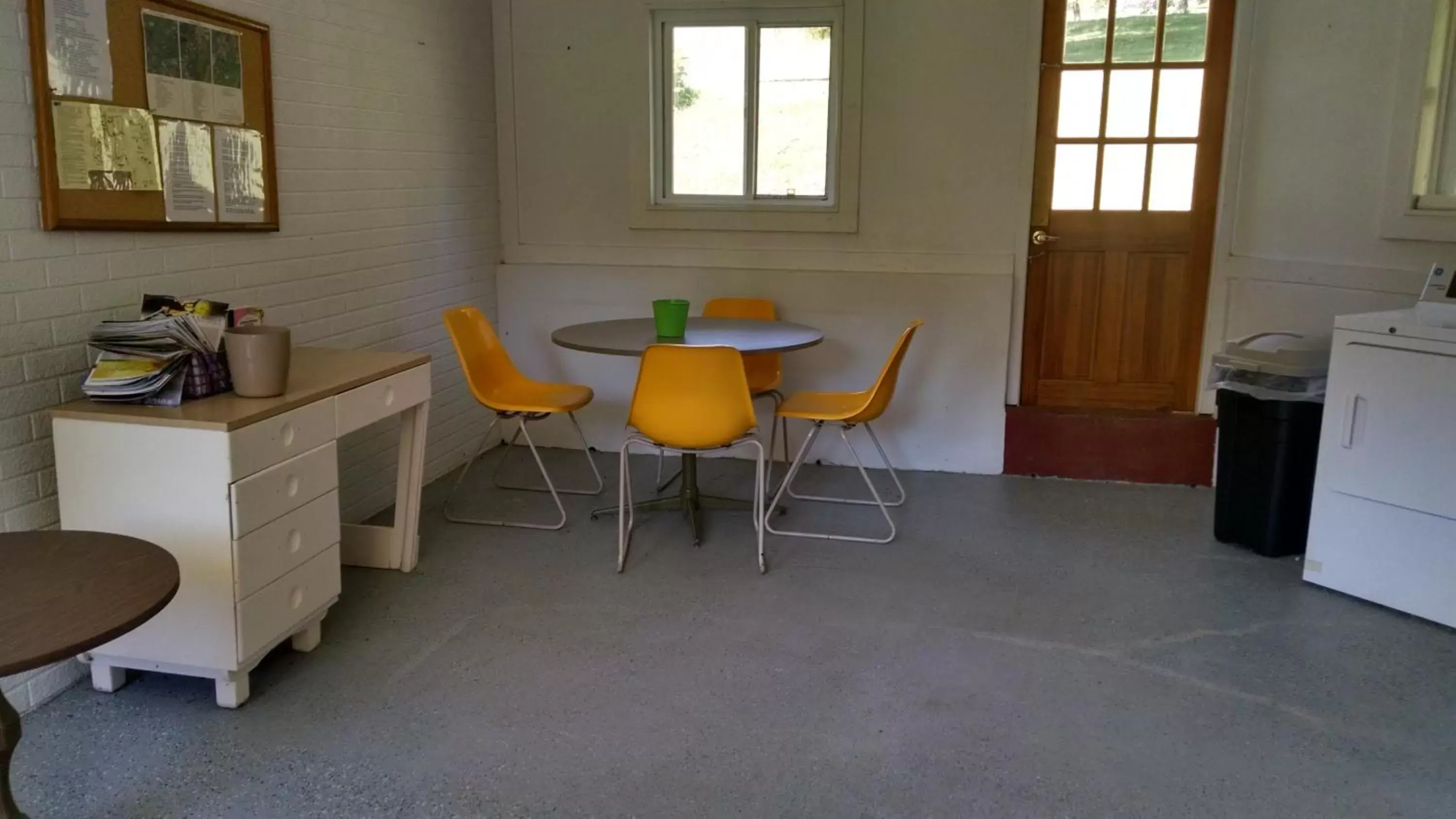 Area and facilities, Dining Area in Roseloe Motel