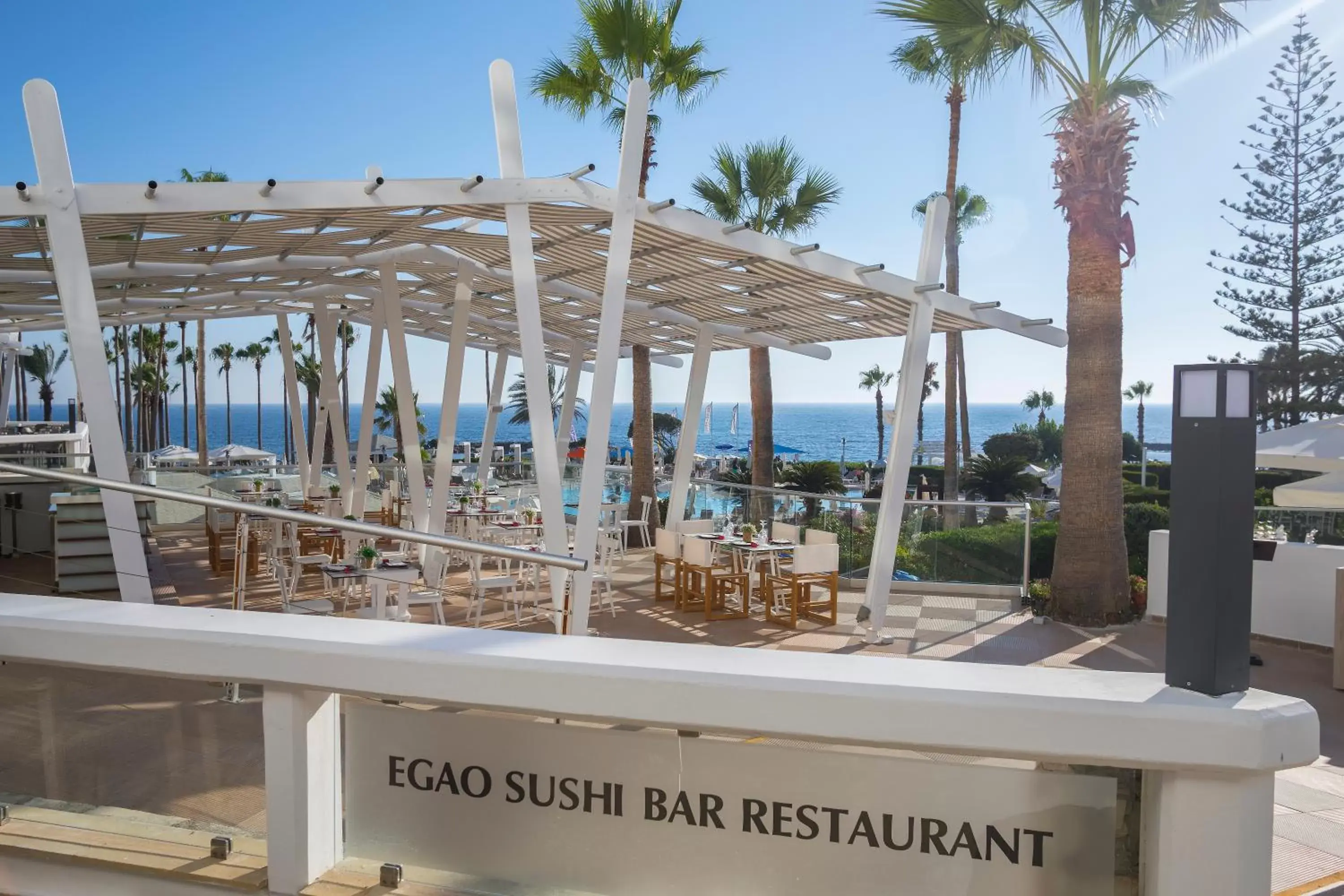 Restaurant/places to eat in Leonardo Plaza Cypria Maris Beach Hotel & Spa