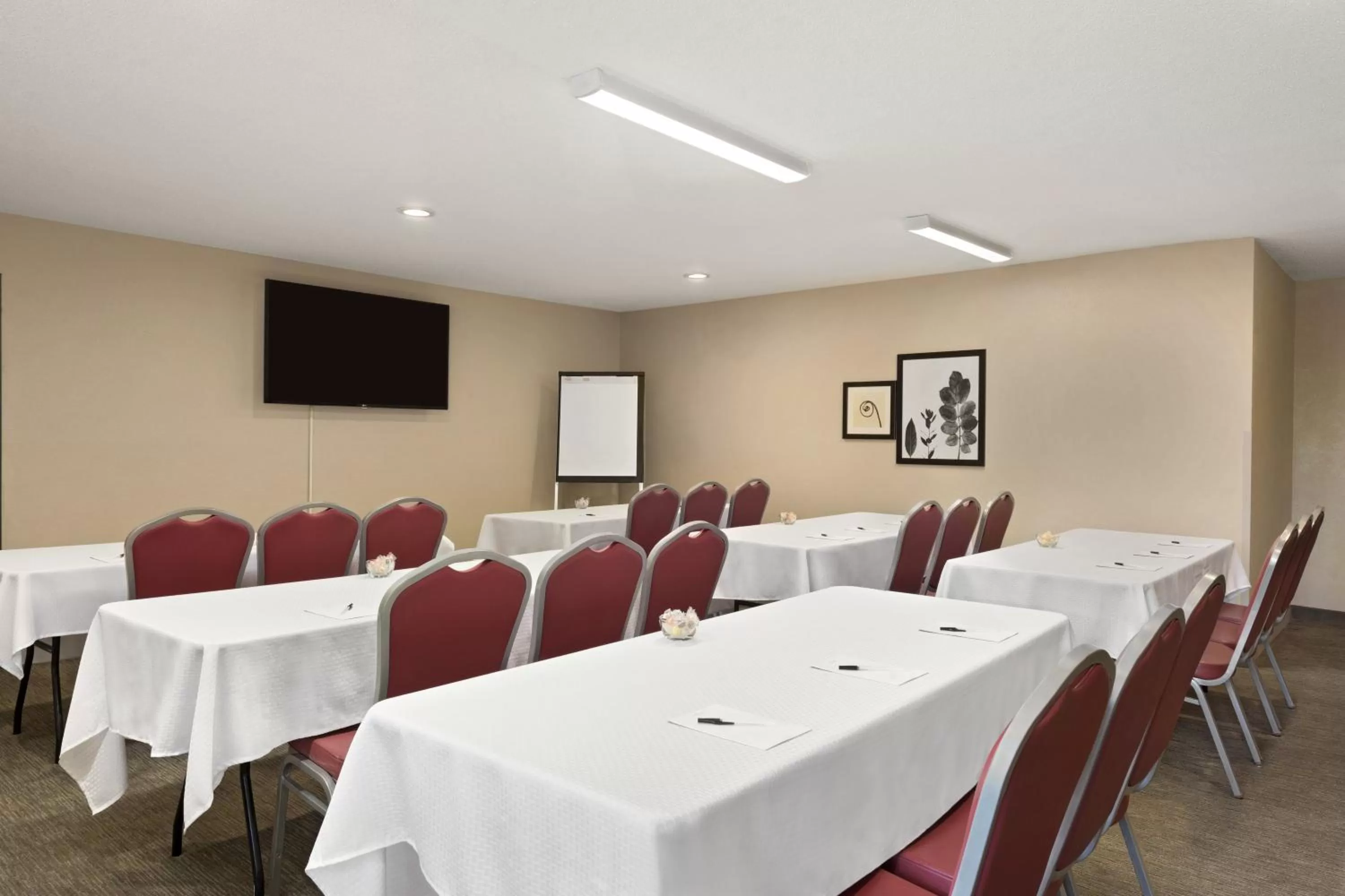 Meeting/conference room in Country Inn & Suites by Radisson, Ankeny, IA