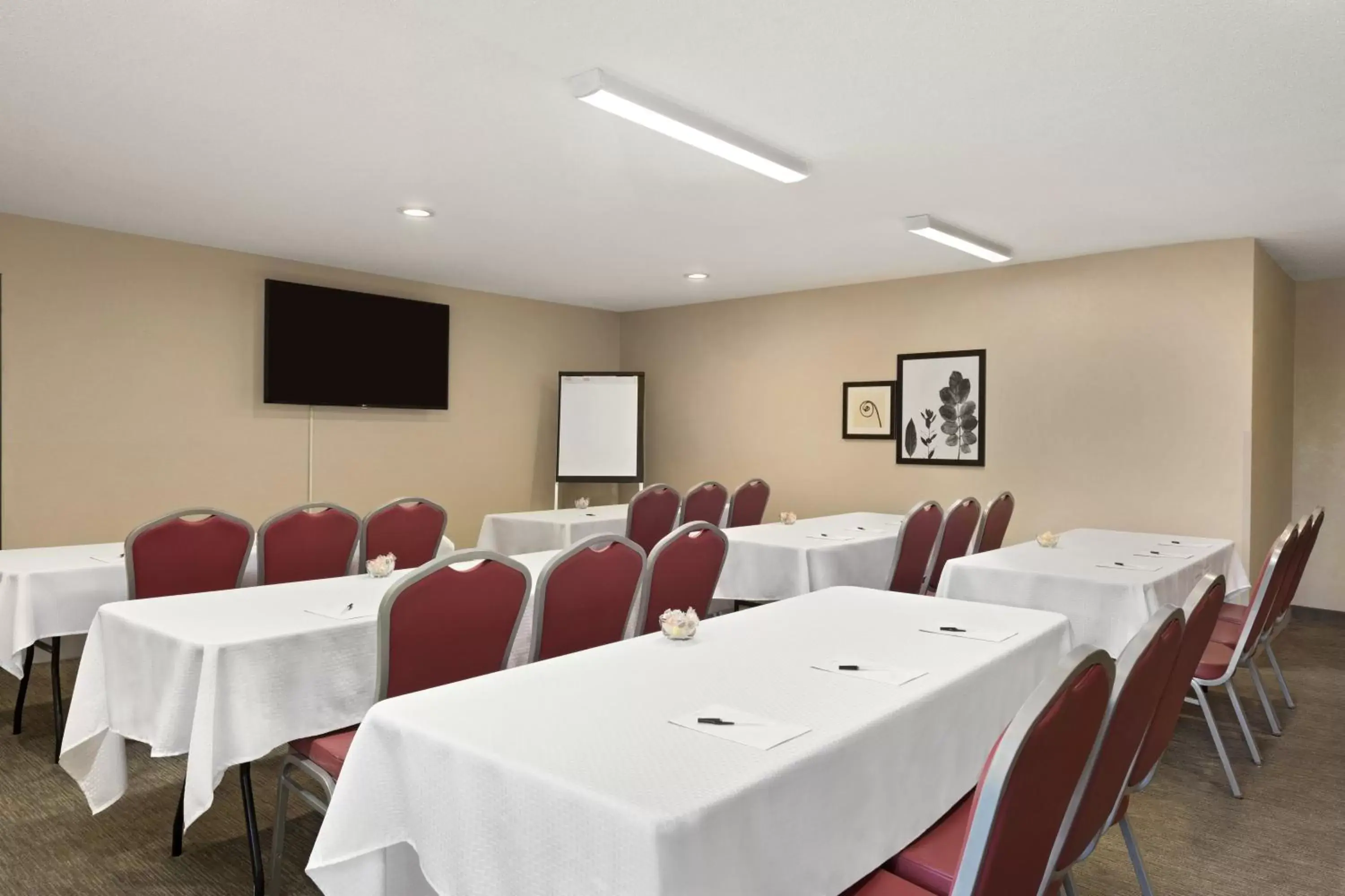Meeting/conference room, Business Area/Conference Room in Country Inn & Suites by Radisson, Ankeny, IA