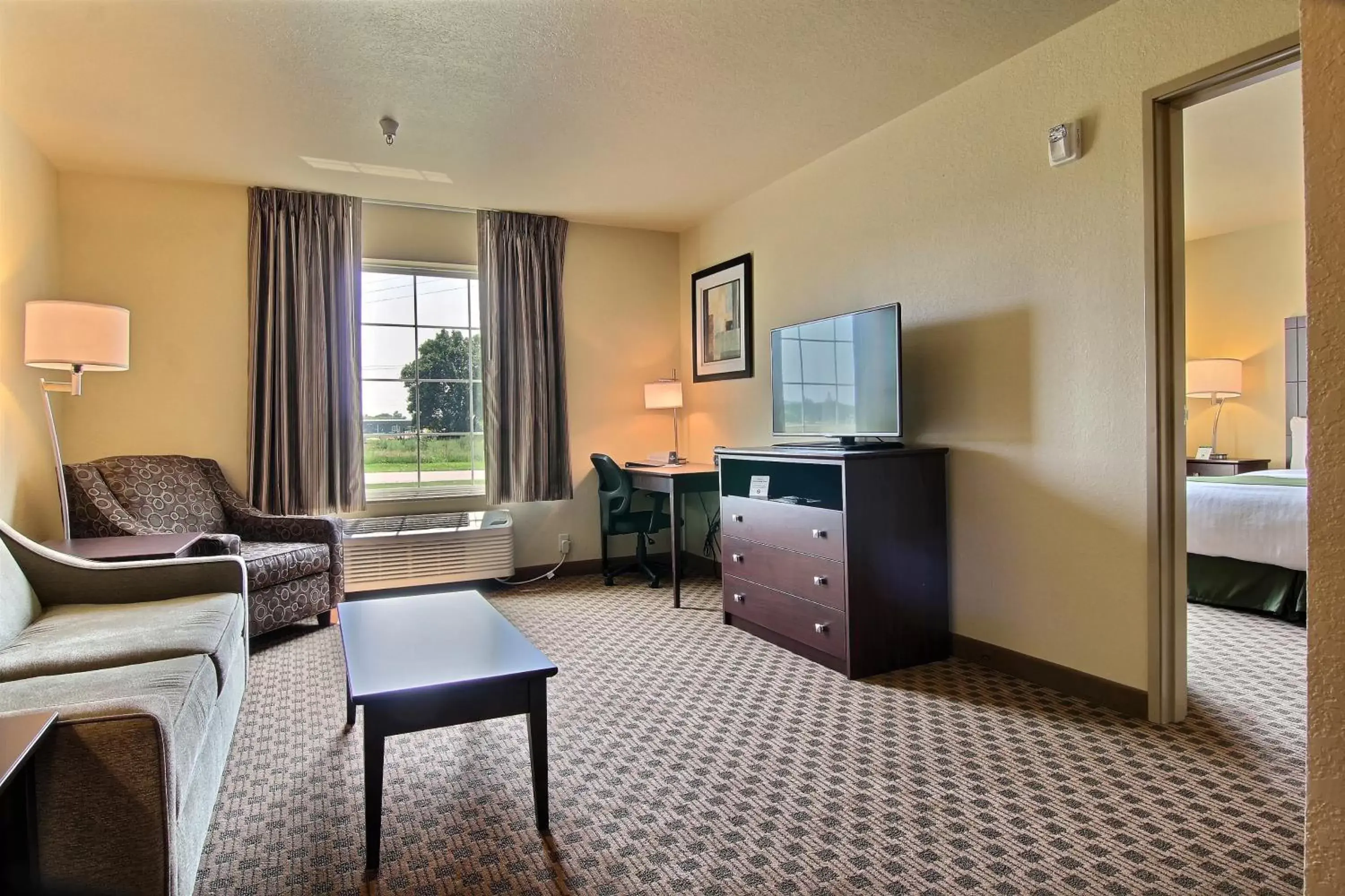 TV and multimedia, Seating Area in Cobblestone Inn & Suites - Linton