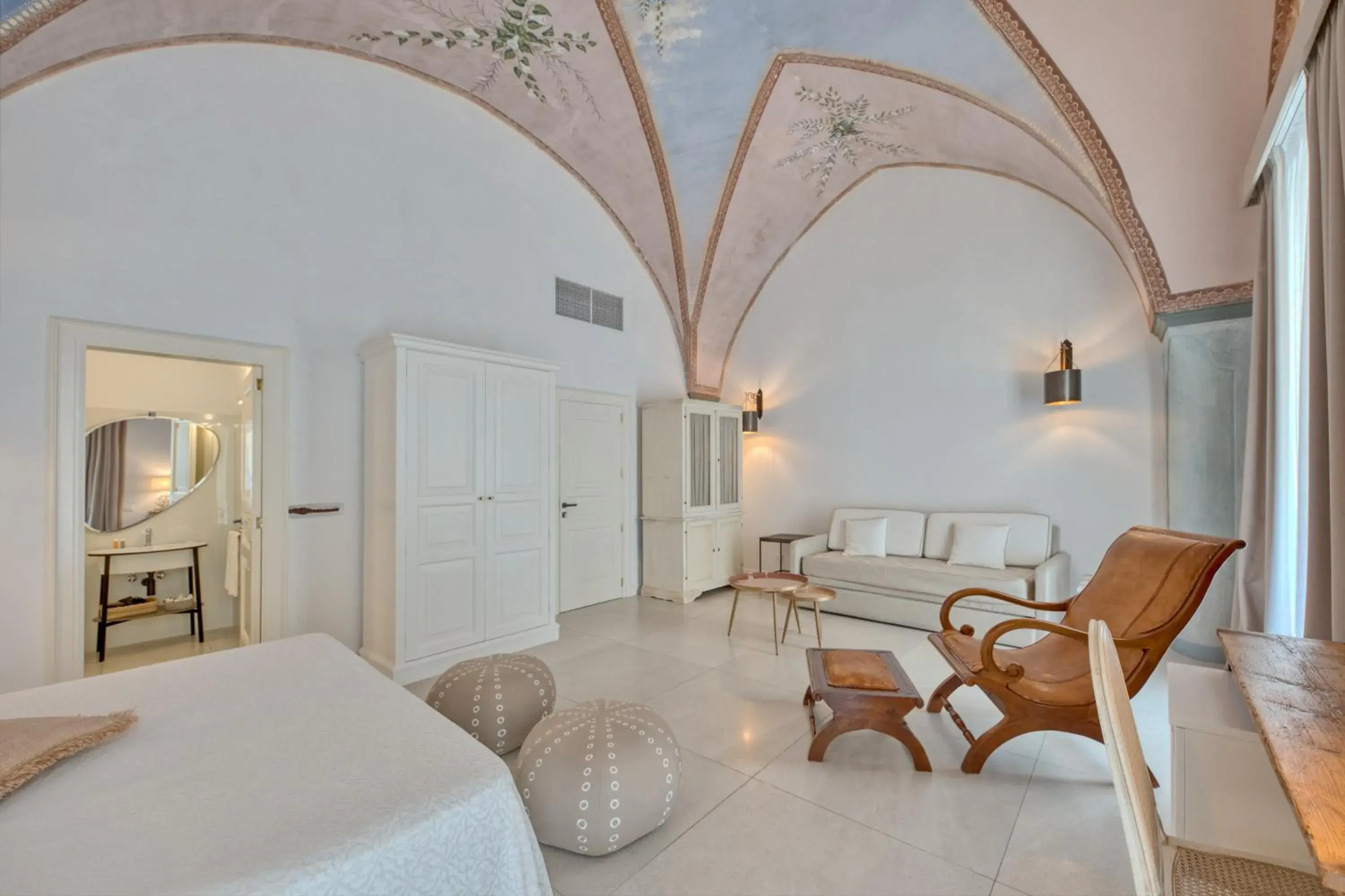 Bedroom, Seating Area in Relais Corte Palmieri & Il Chiostro - Residenza d'epoca