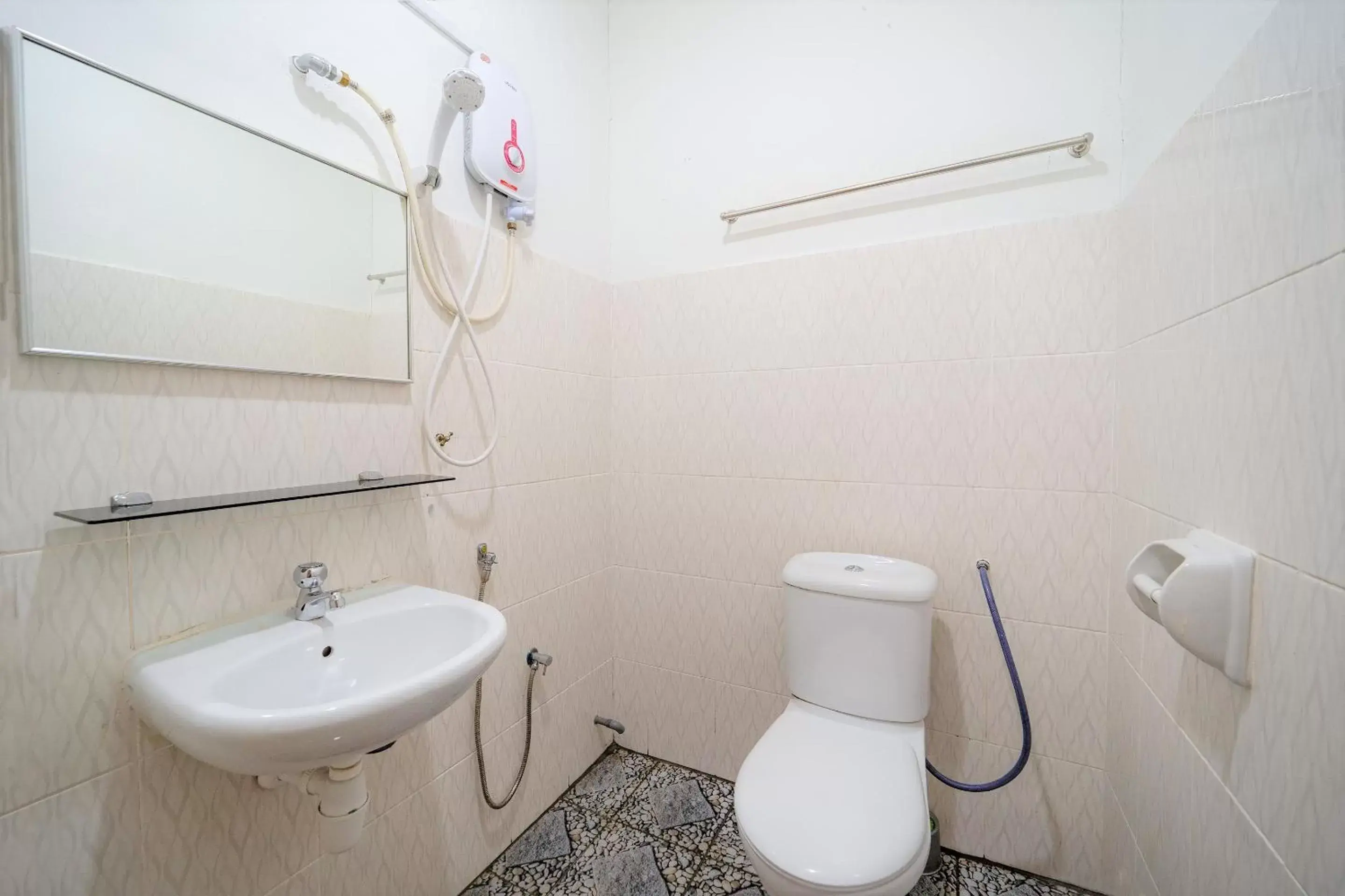 Bathroom in OYO 89807 My Budget Home