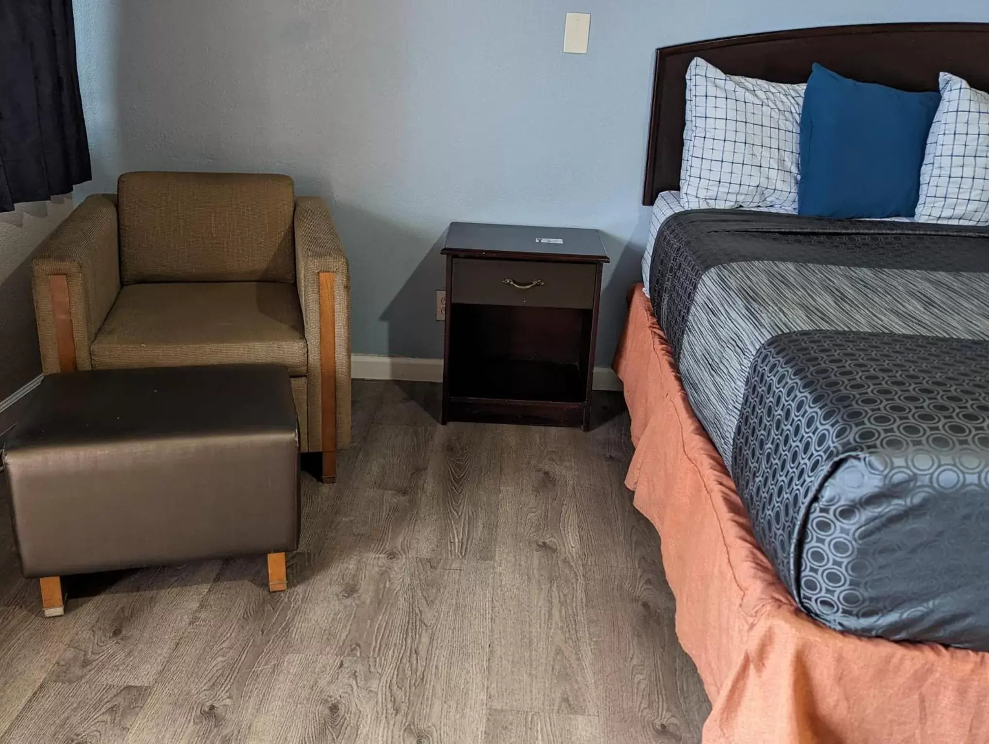 Bed in BEST MOTEL