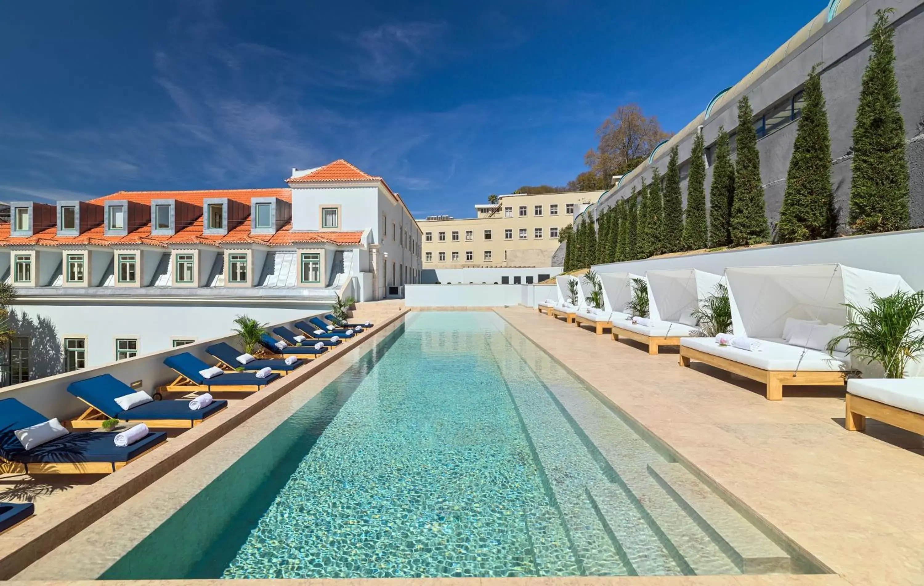 Property building, Swimming Pool in The One Palácio da Anunciada