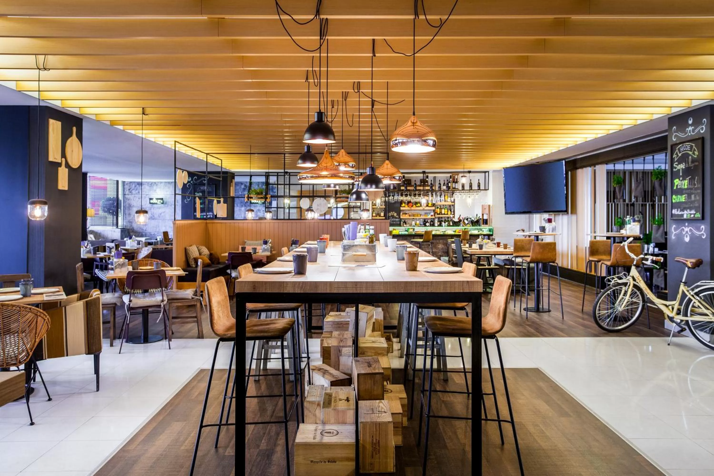 Restaurant/places to eat in Novotel Lisboa