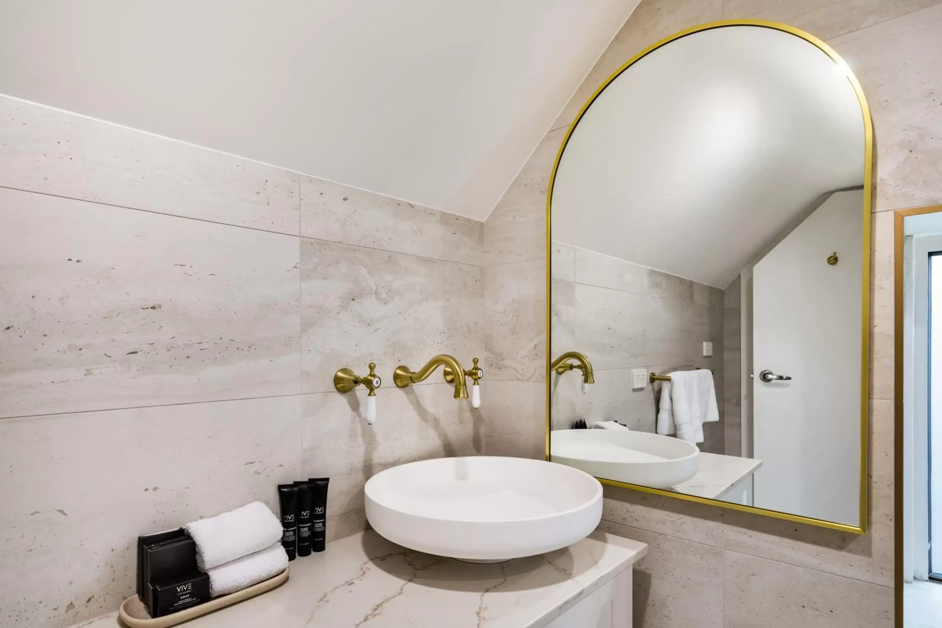 Bathroom in Seahorse Inn Hotel & Villas