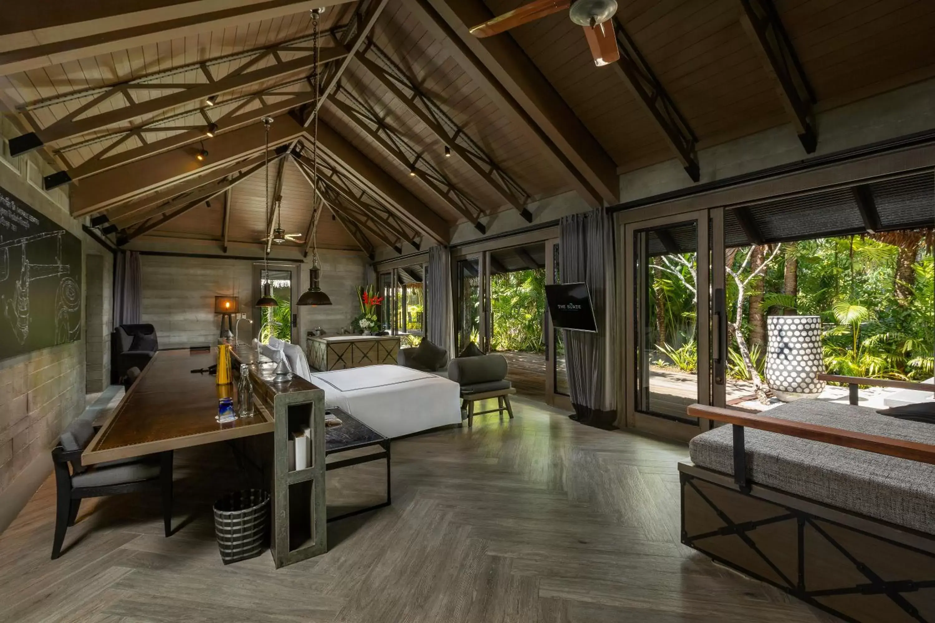 Bedroom, Restaurant/Places to Eat in The Slate, Phuket