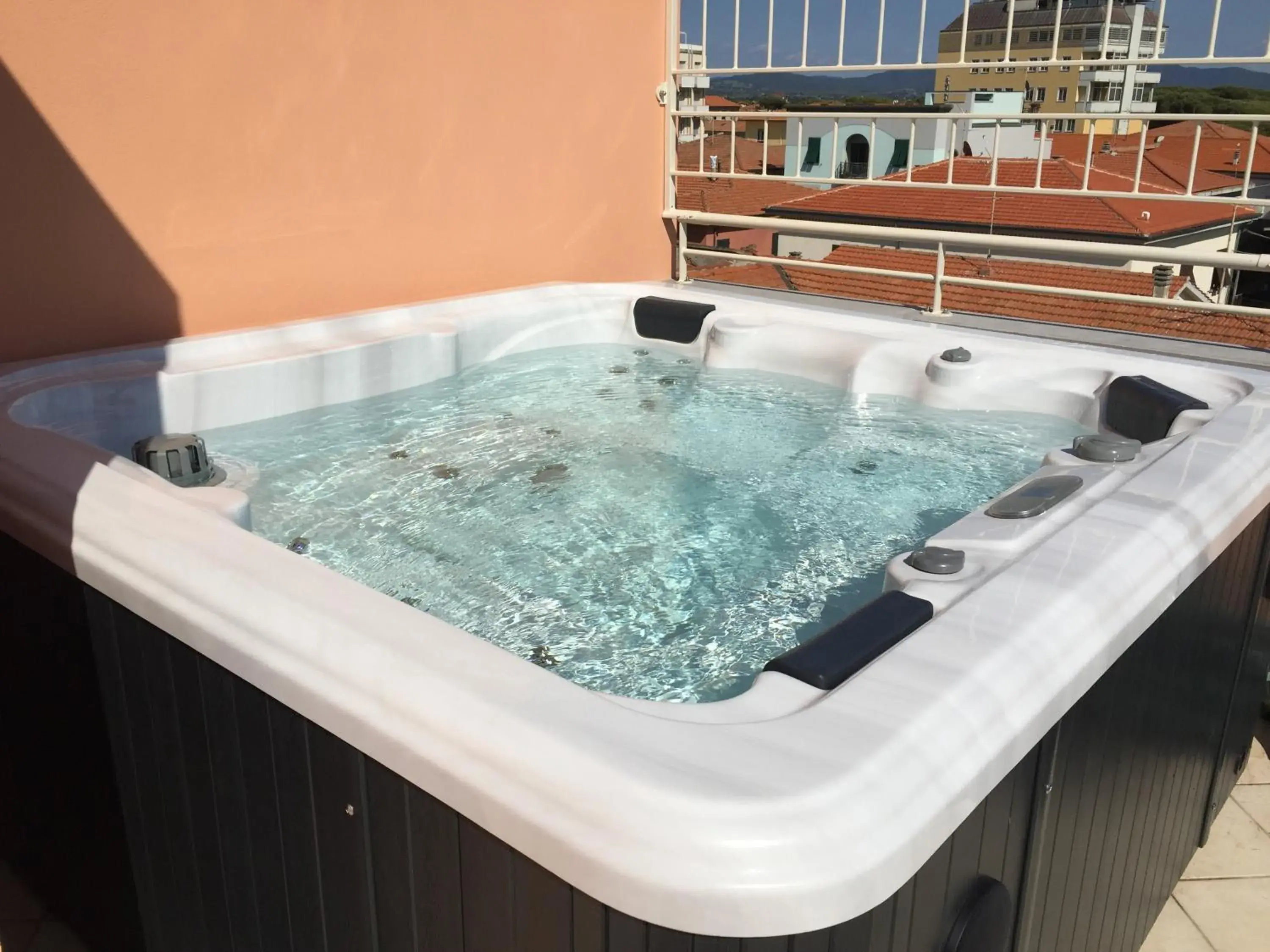 Hot Tub in Albergo La Lampara