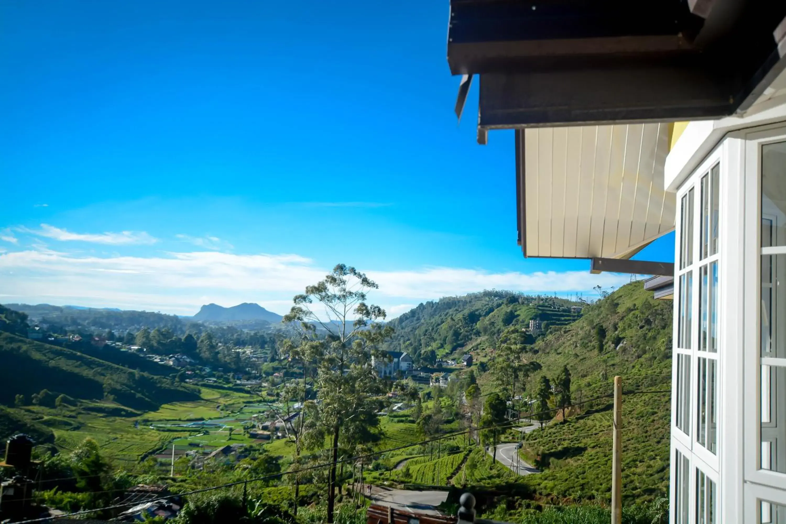 Balcony/Terrace, Mountain View in Luxe Wilderness