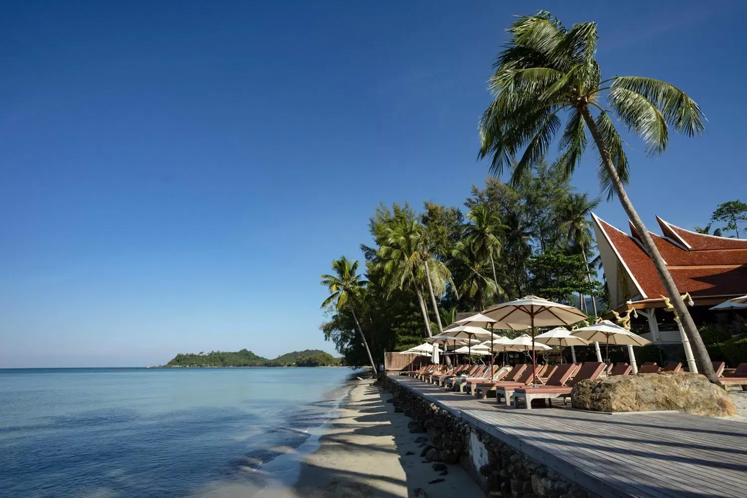 Beach in Santhiya Tree Koh Chang Resort