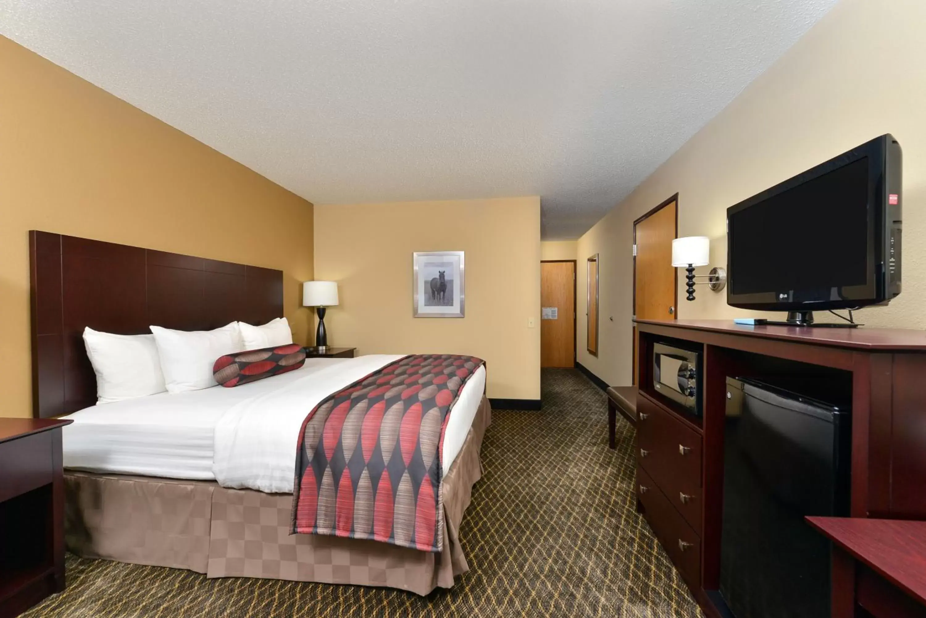 Bed in Boarders Inn and Suites by Cobblestone Hotels - Ardmore