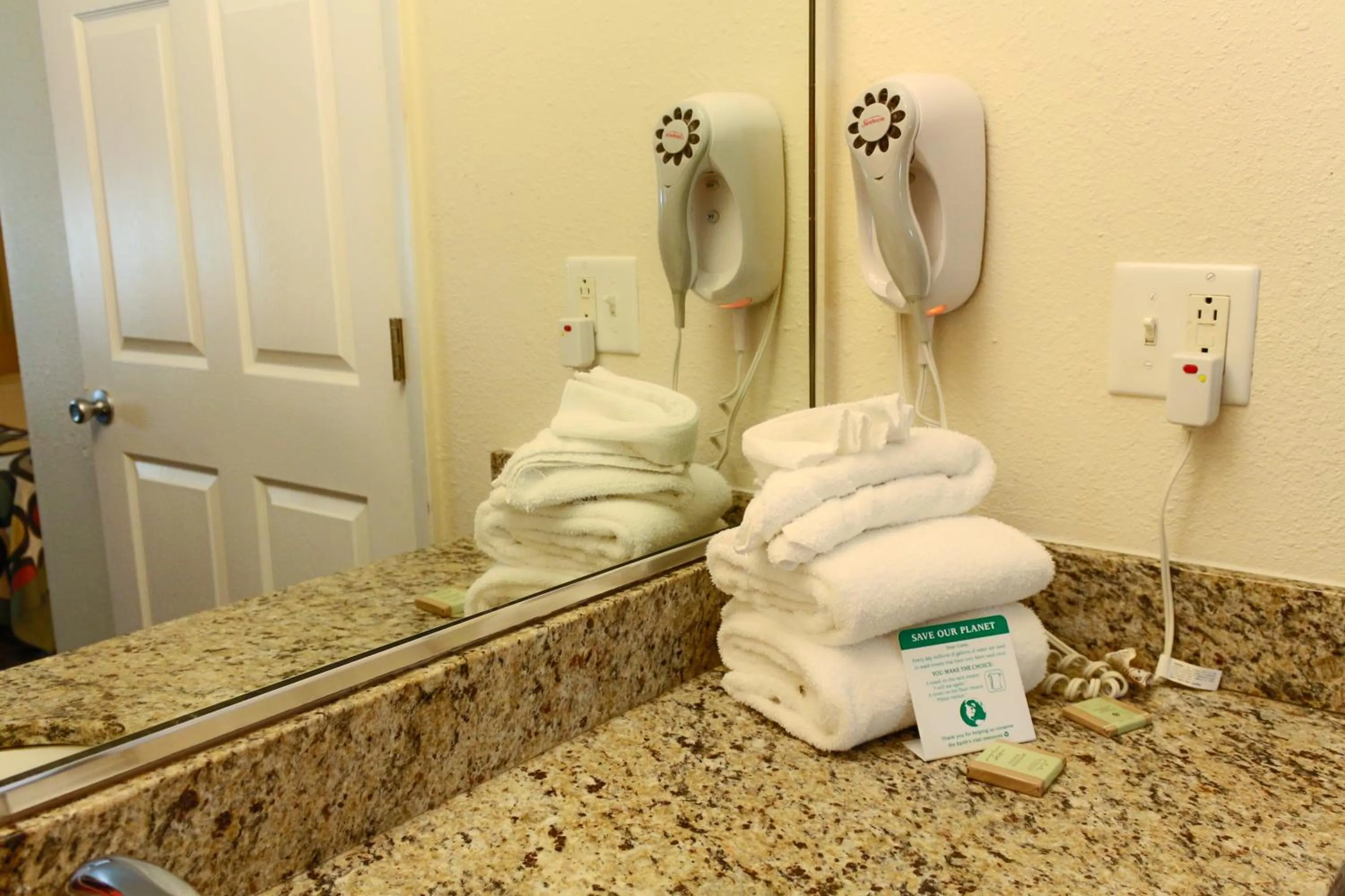 Bedroom in Super 8 by Wyndham Orlando International Drive