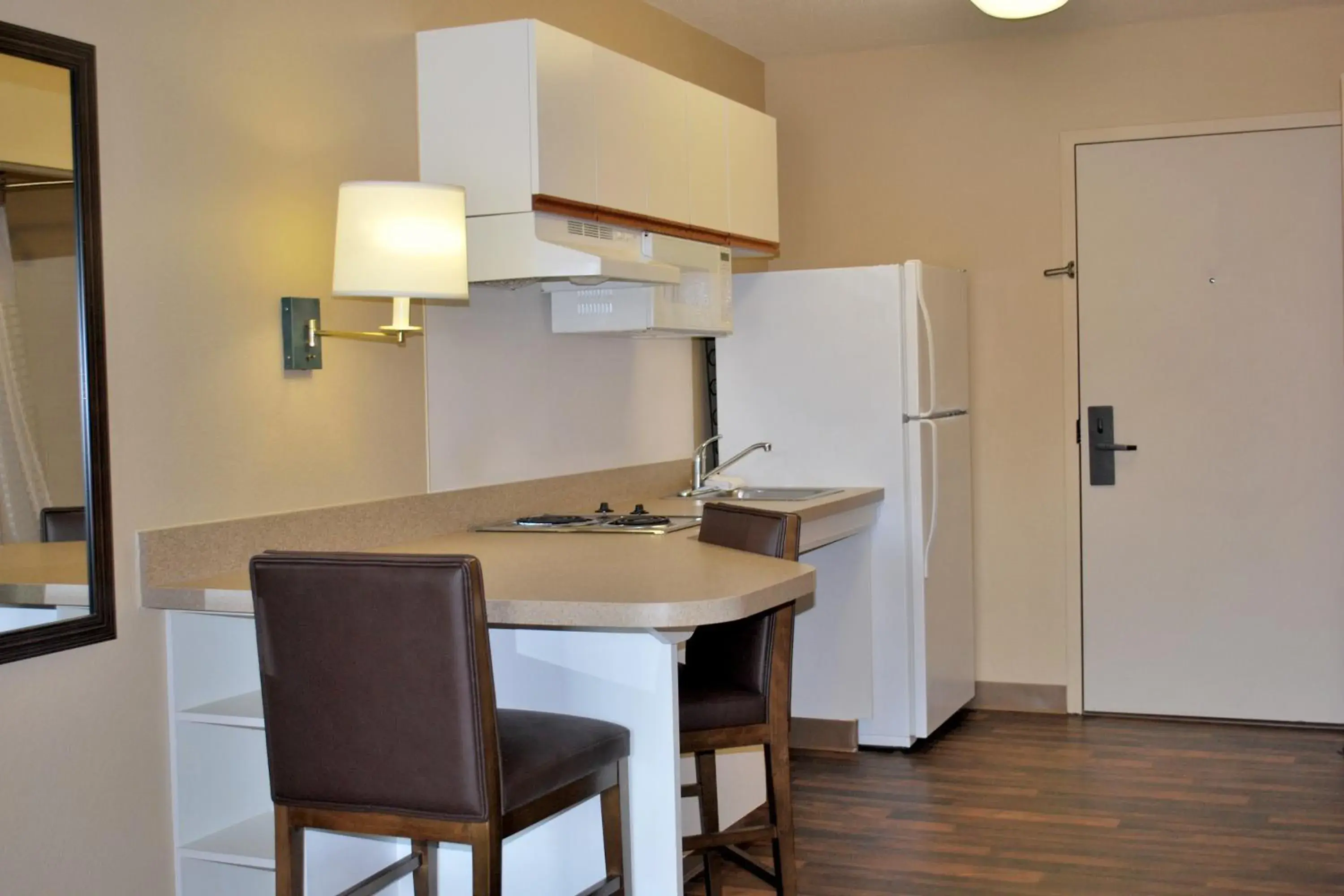 Kitchen or kitchenette, Kitchen/Kitchenette in Extended Stay America Suites - Boston - Waltham - 52 4th Ave