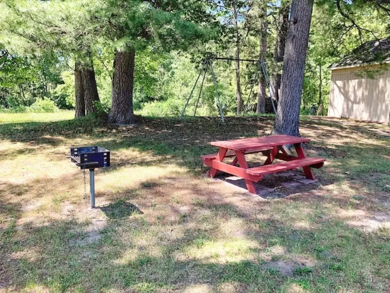 BBQ facilities, Garden in Waterway Inn