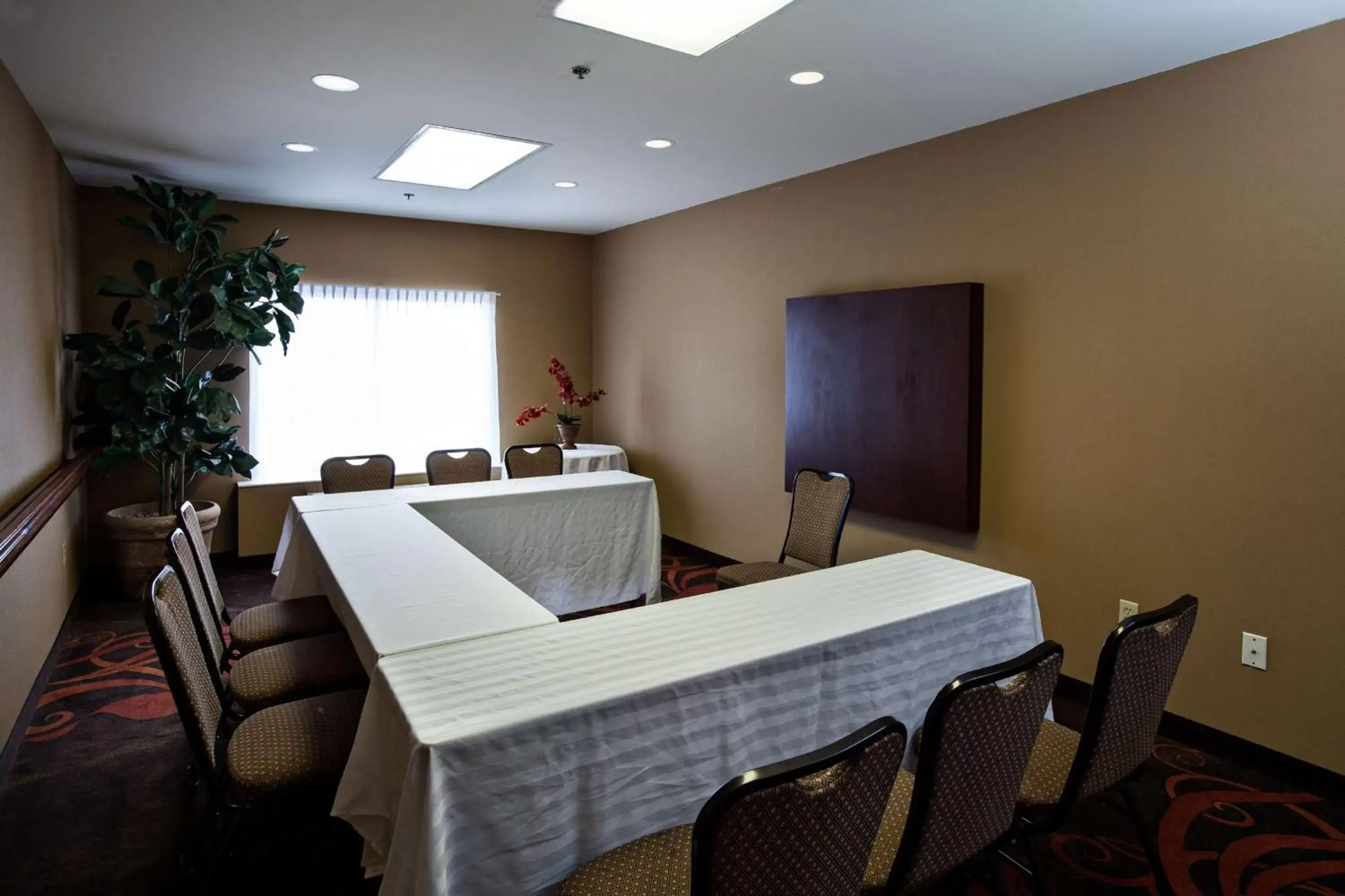 Meeting/conference room in Hampton Inn by Hilton Napanee