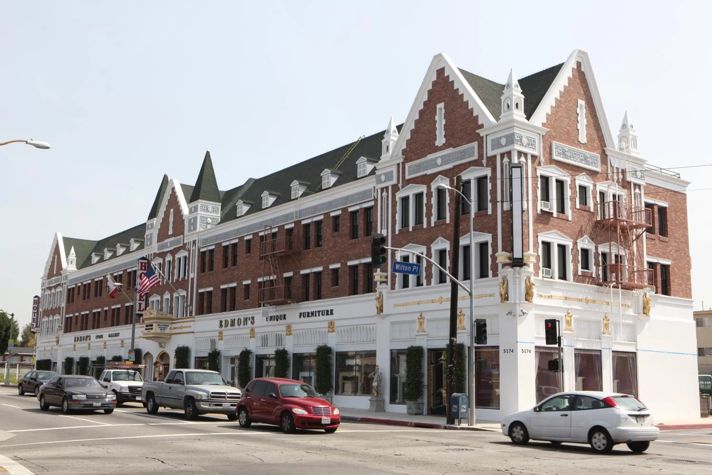 Facade/entrance in Hollywood Historic Hotel