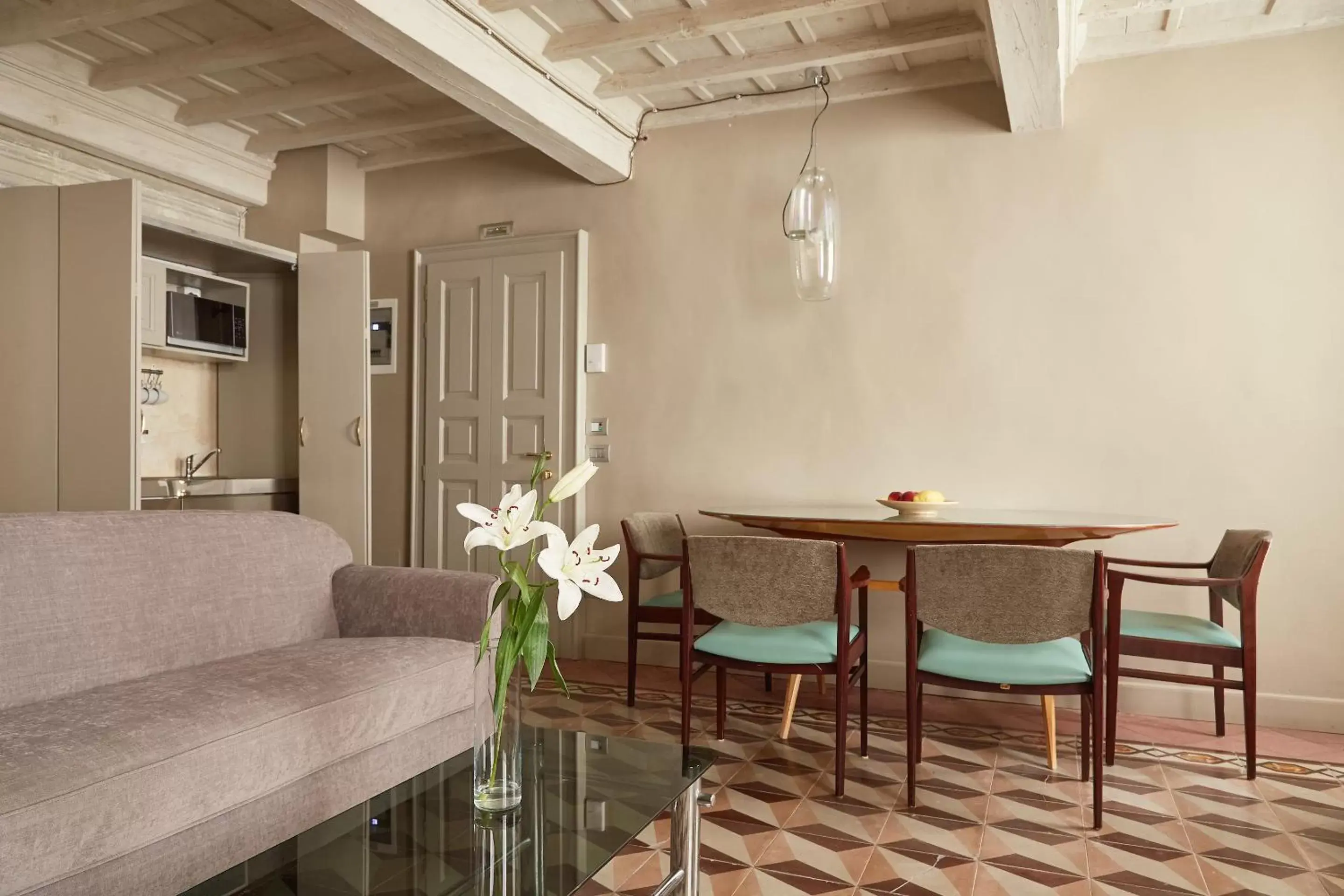 Living room, Dining Area in Palazzo San Niccolò