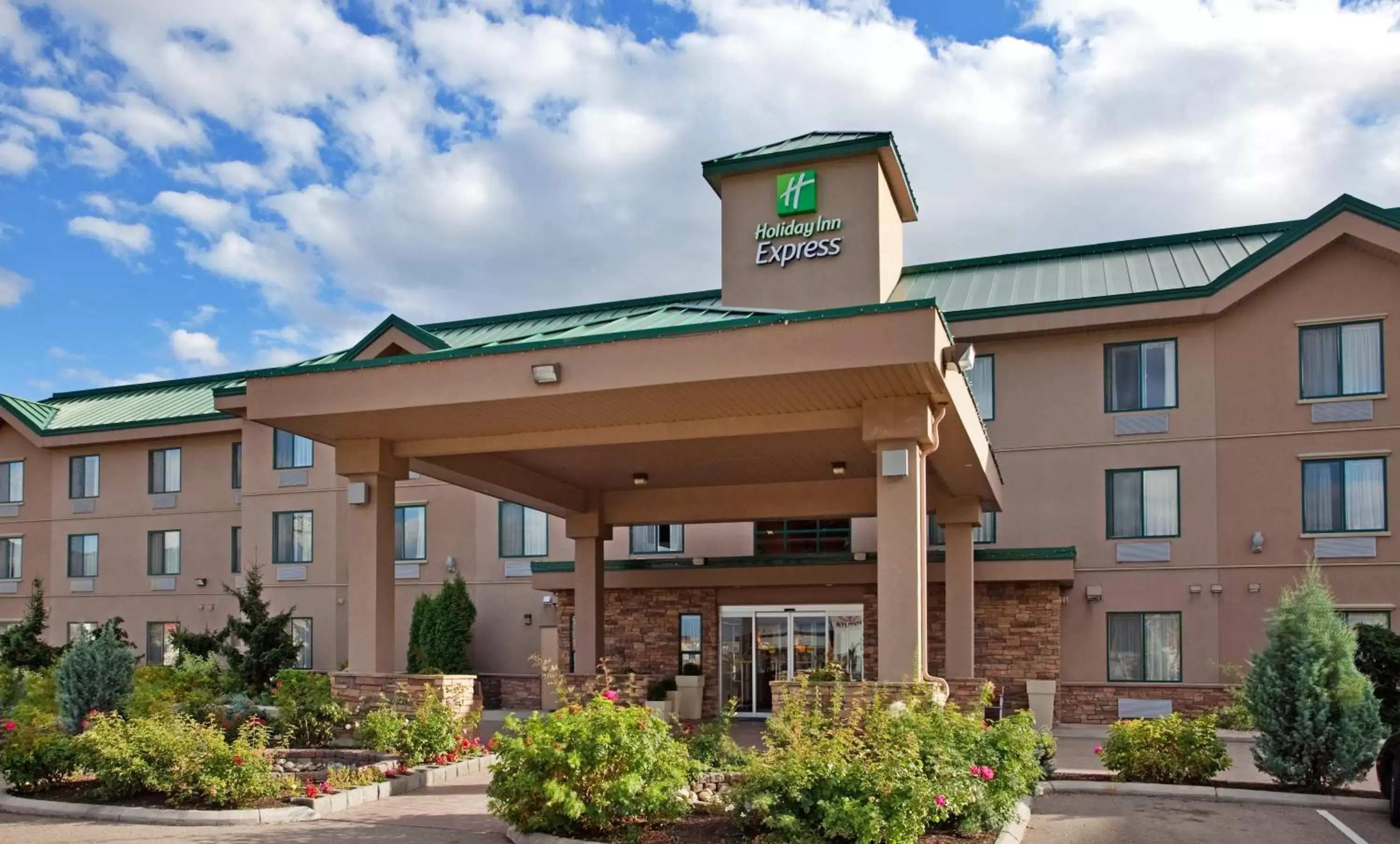 Property building in Holiday Inn Express Hotel & Suites Vernon, an IHG Hotel