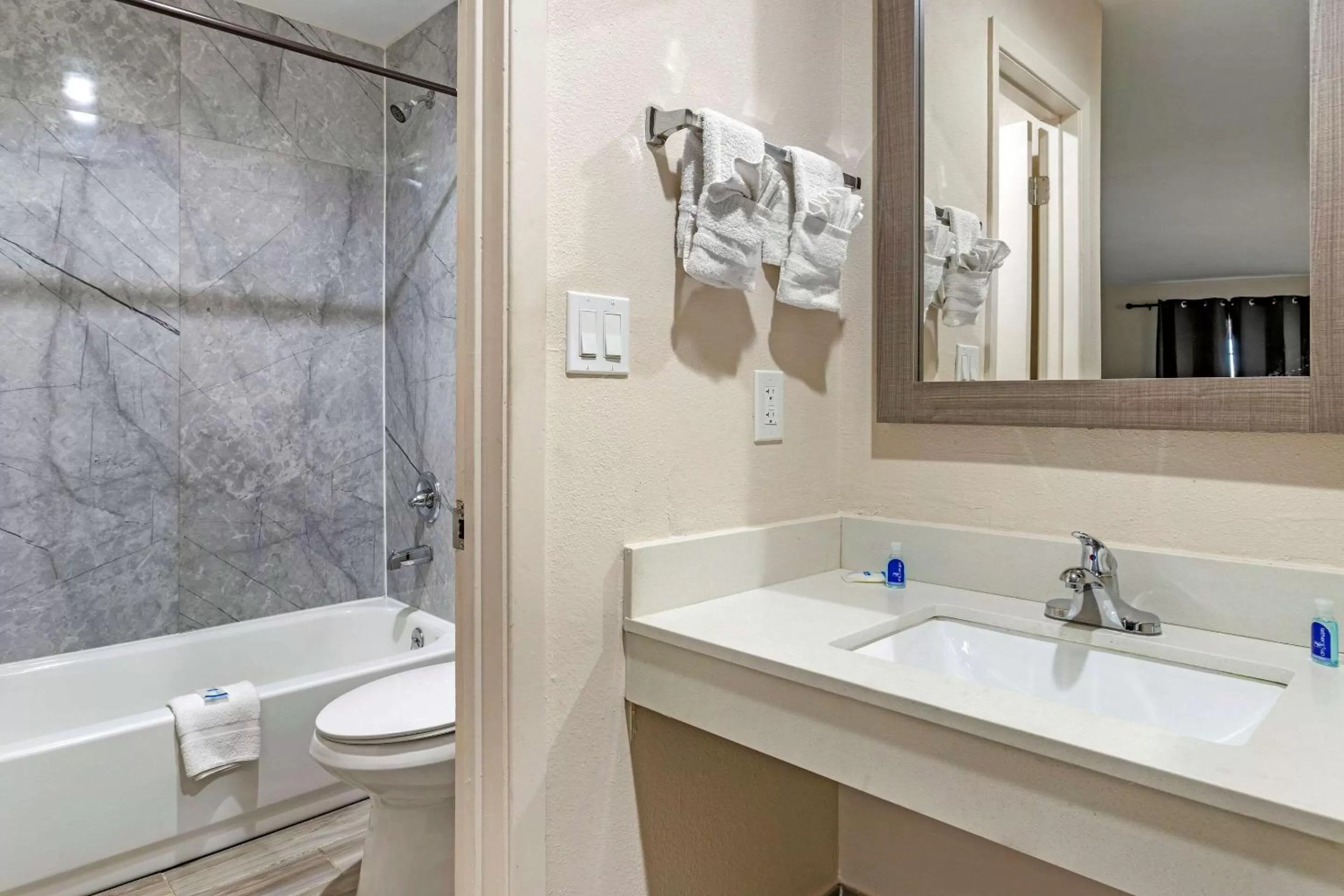 Bathroom in Rodeway Inn