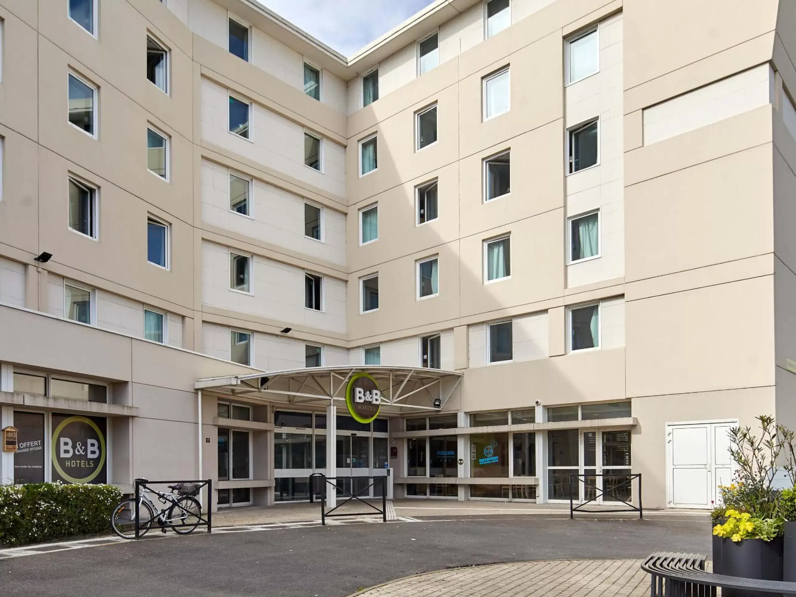 Facade/entrance, Property Building in B&B HOTEL Paris Roissy CDG Aéroport