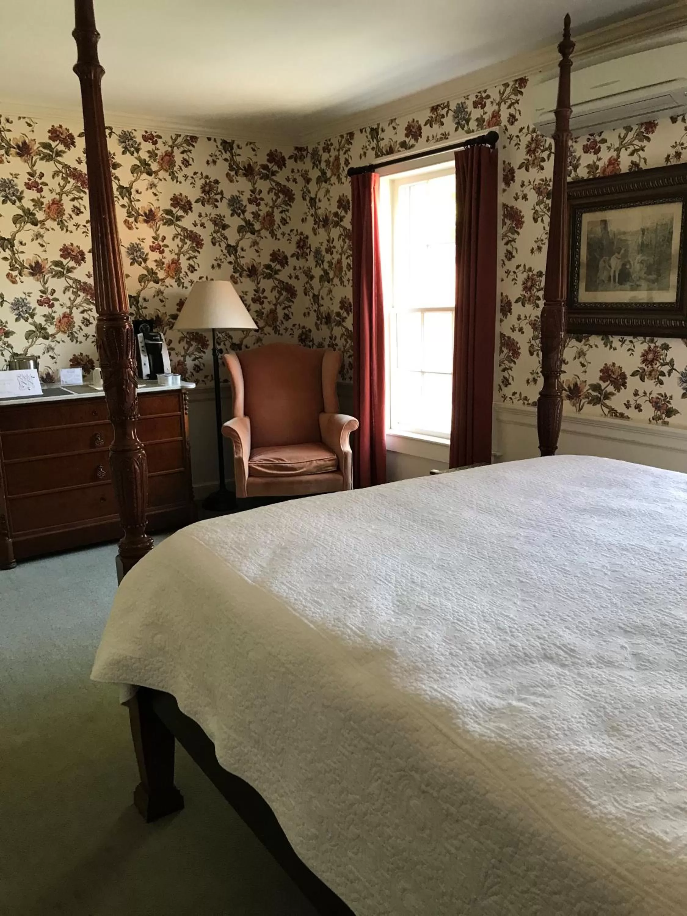 Bed in The Old Lyme Inn
