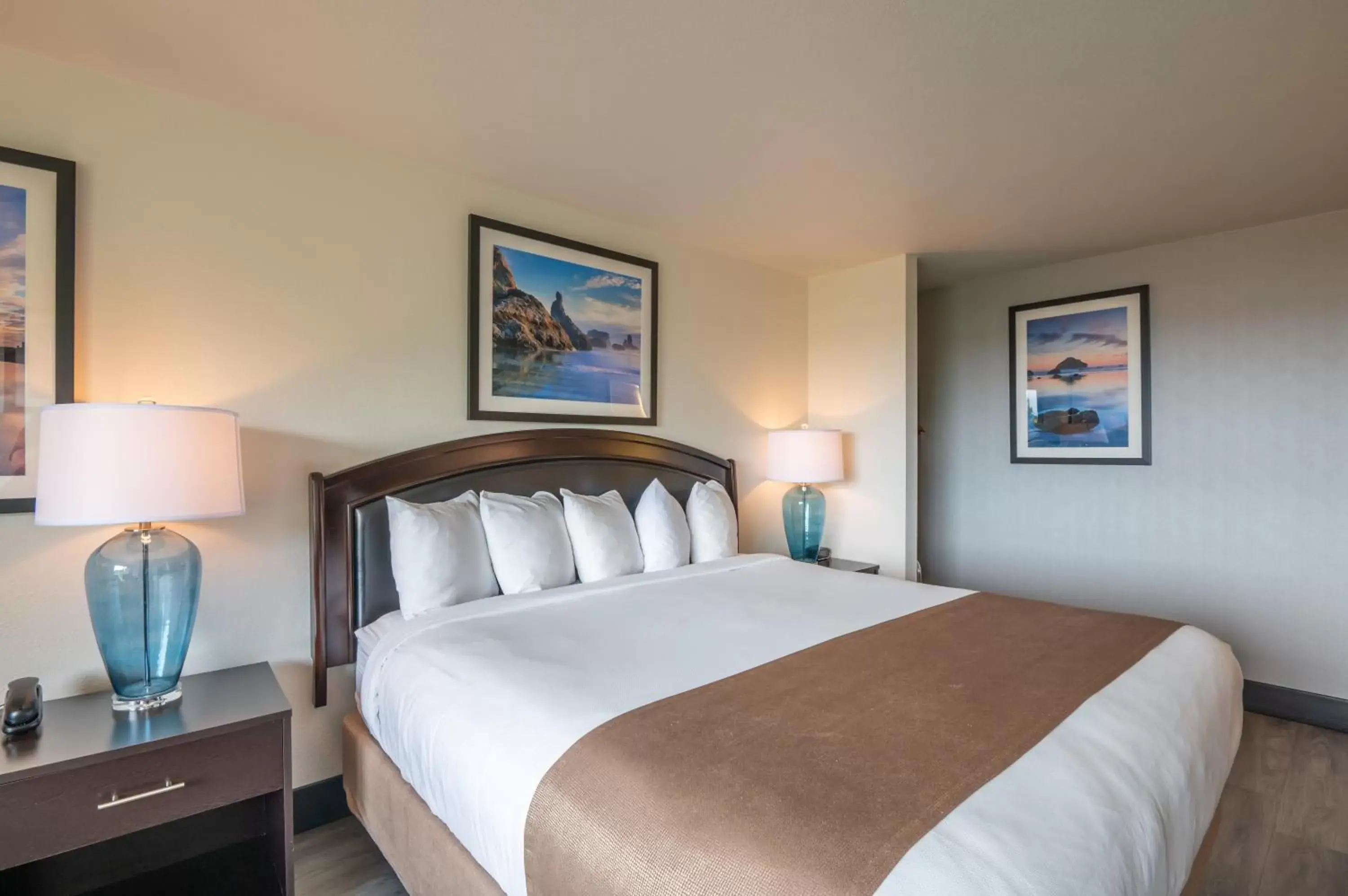 Bed in Bandon Inn Bed in Bandon Inn