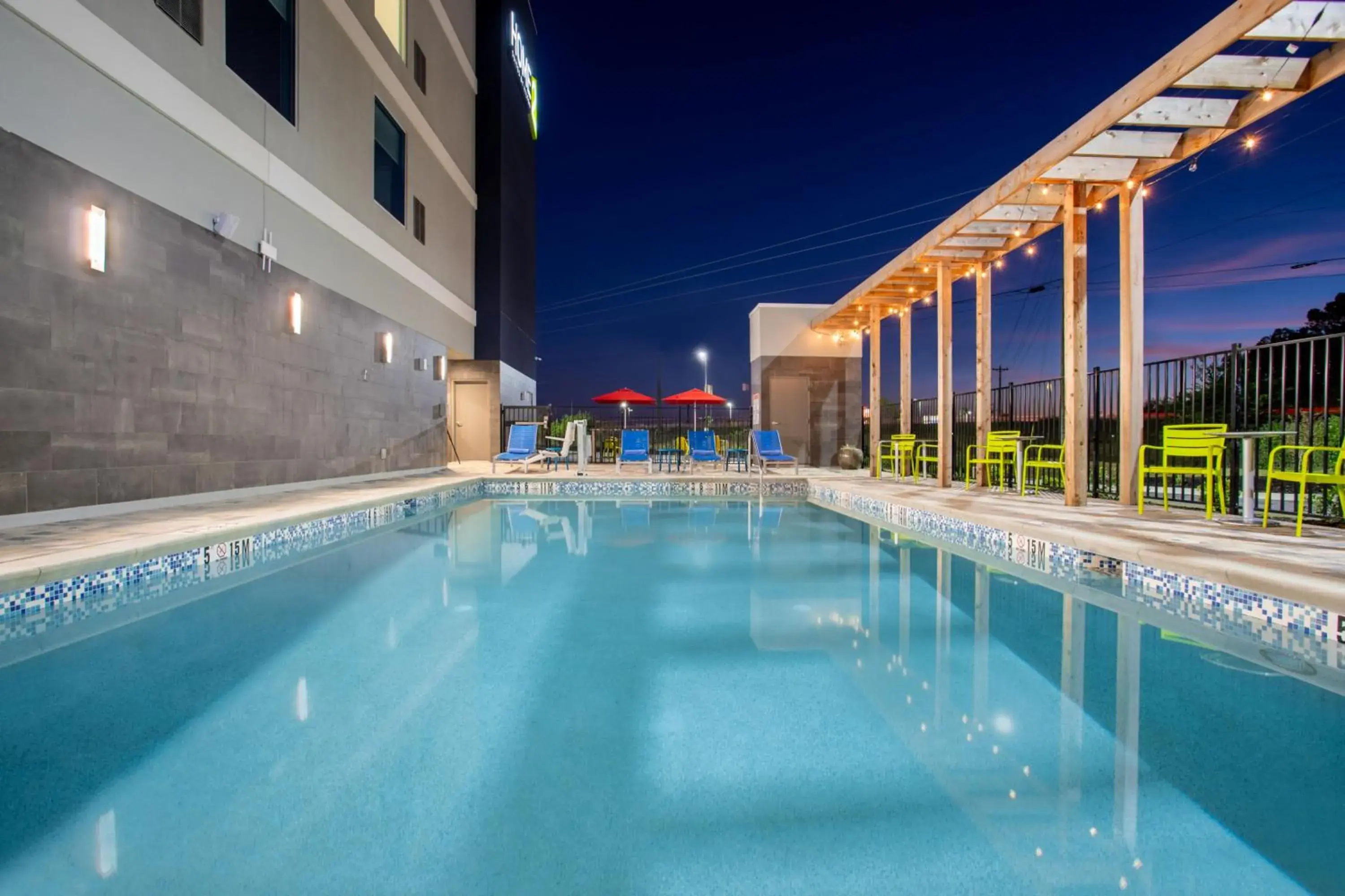 Night, Swimming Pool in Home2 Suites By Hilton Calhoun