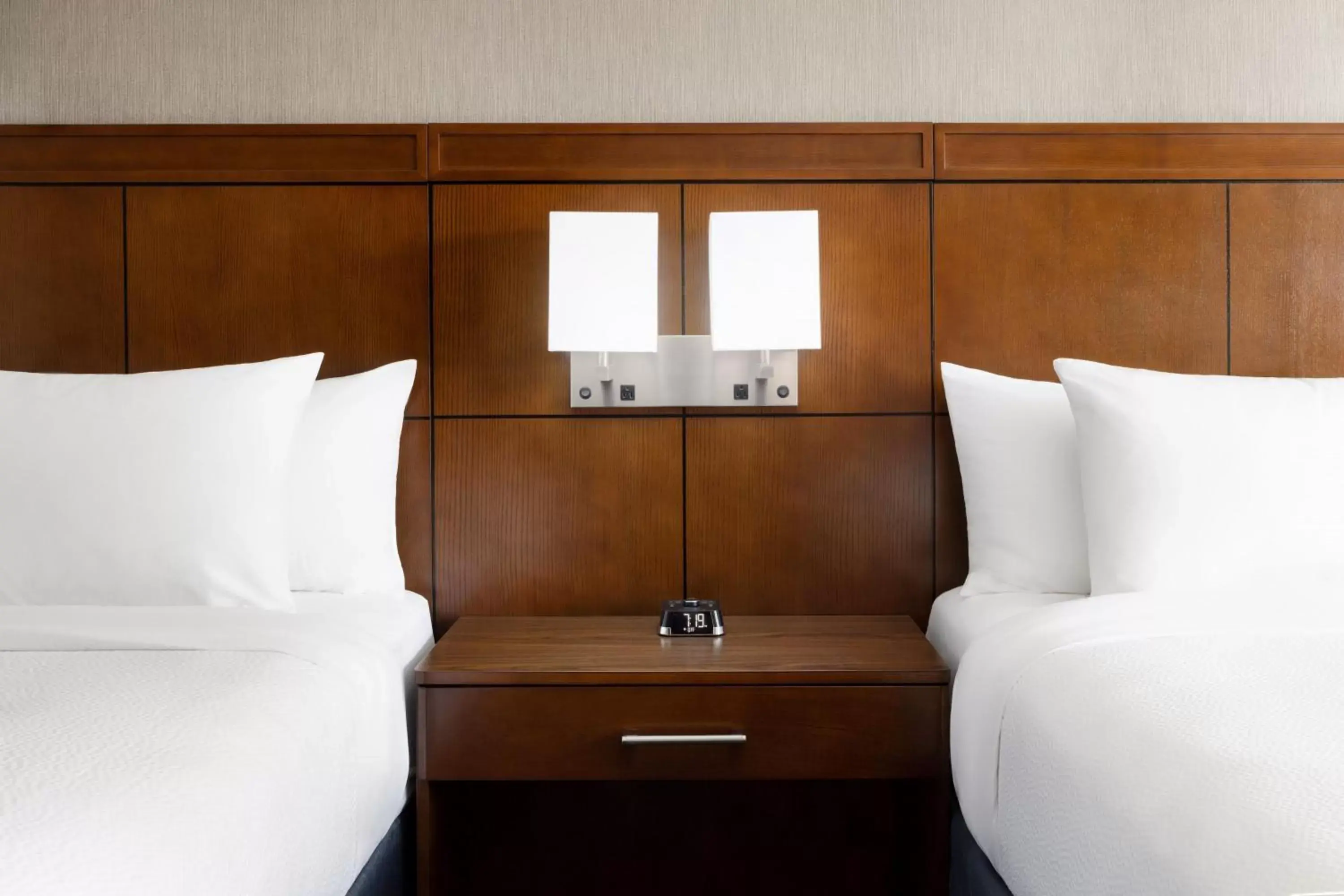 Photo of the whole room, Seating Area in Courtyard by Marriott Los Angeles Woodland Hills