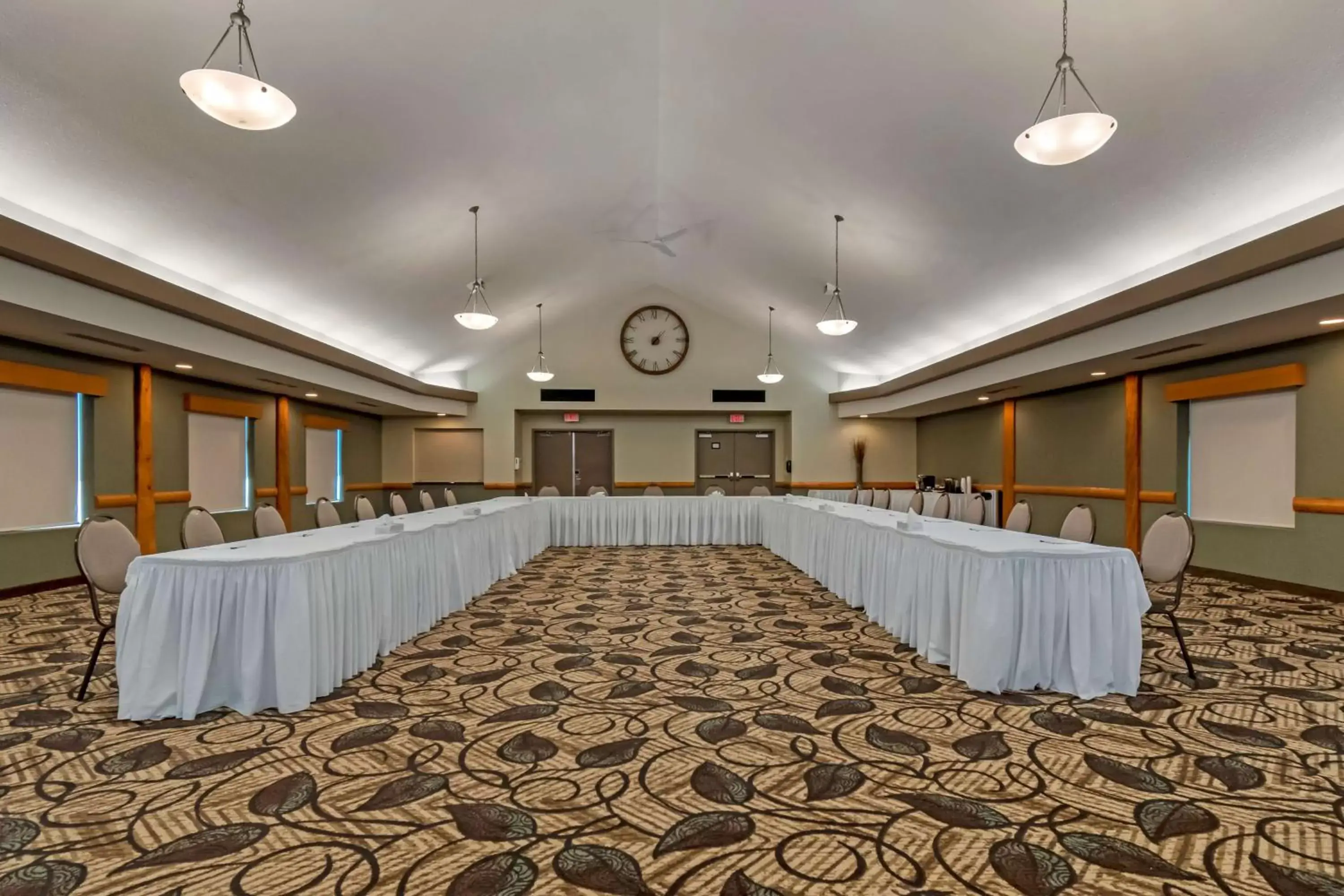 Meeting/conference room in BEST WESTERN PLUS Valemount Inn & Suites