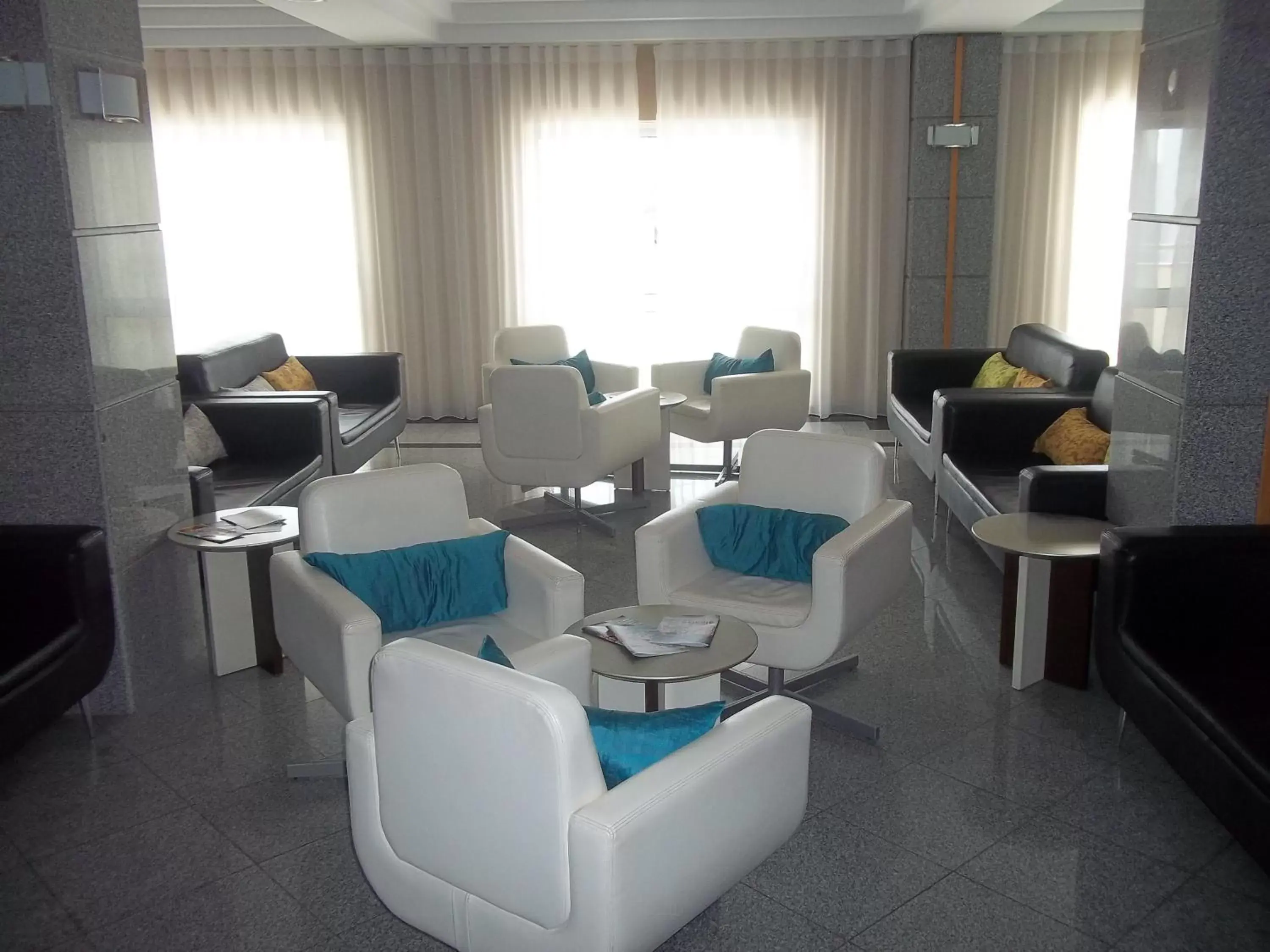 Lobby or reception, Lounge/Bar in Aparthotel Paladim & Alagoamar