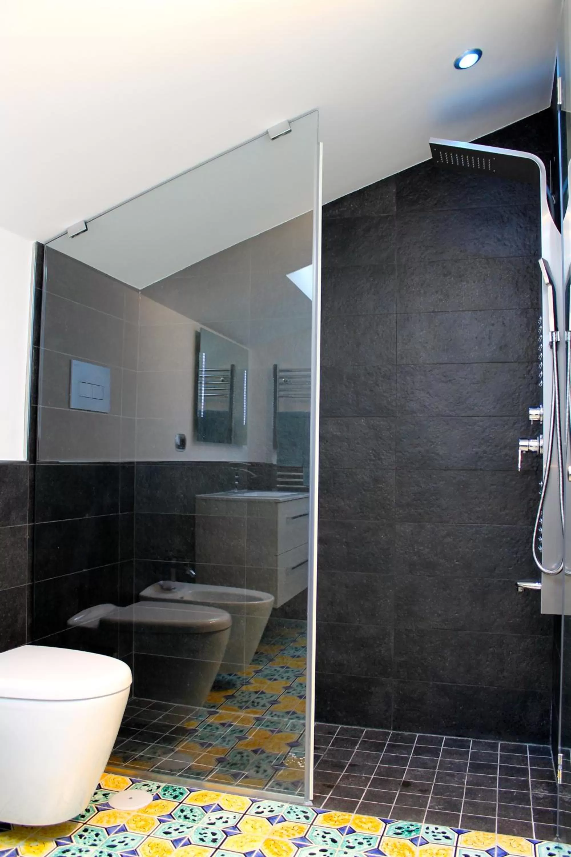 Shower in Iride Bed and Breakfast