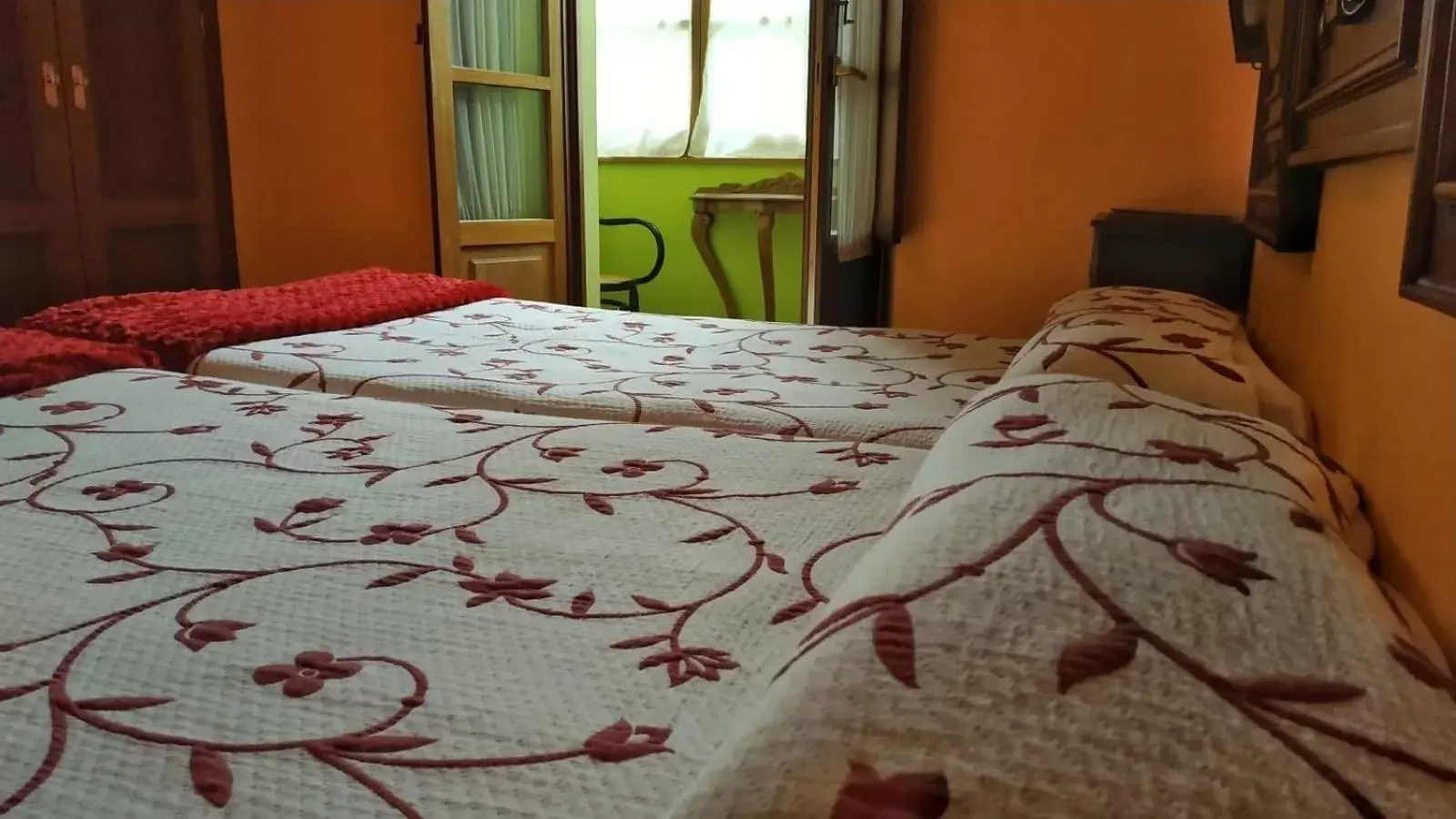 Decorative detail, Bed in Hotel Casa Vieja del Sastre