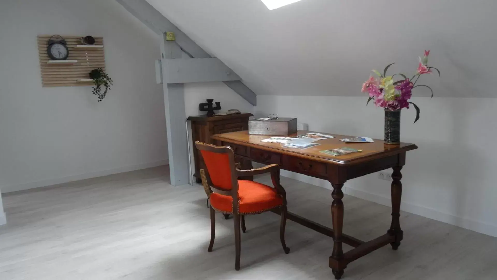 Business facilities, Dining Area in Chambres d'hotes Maison Gille