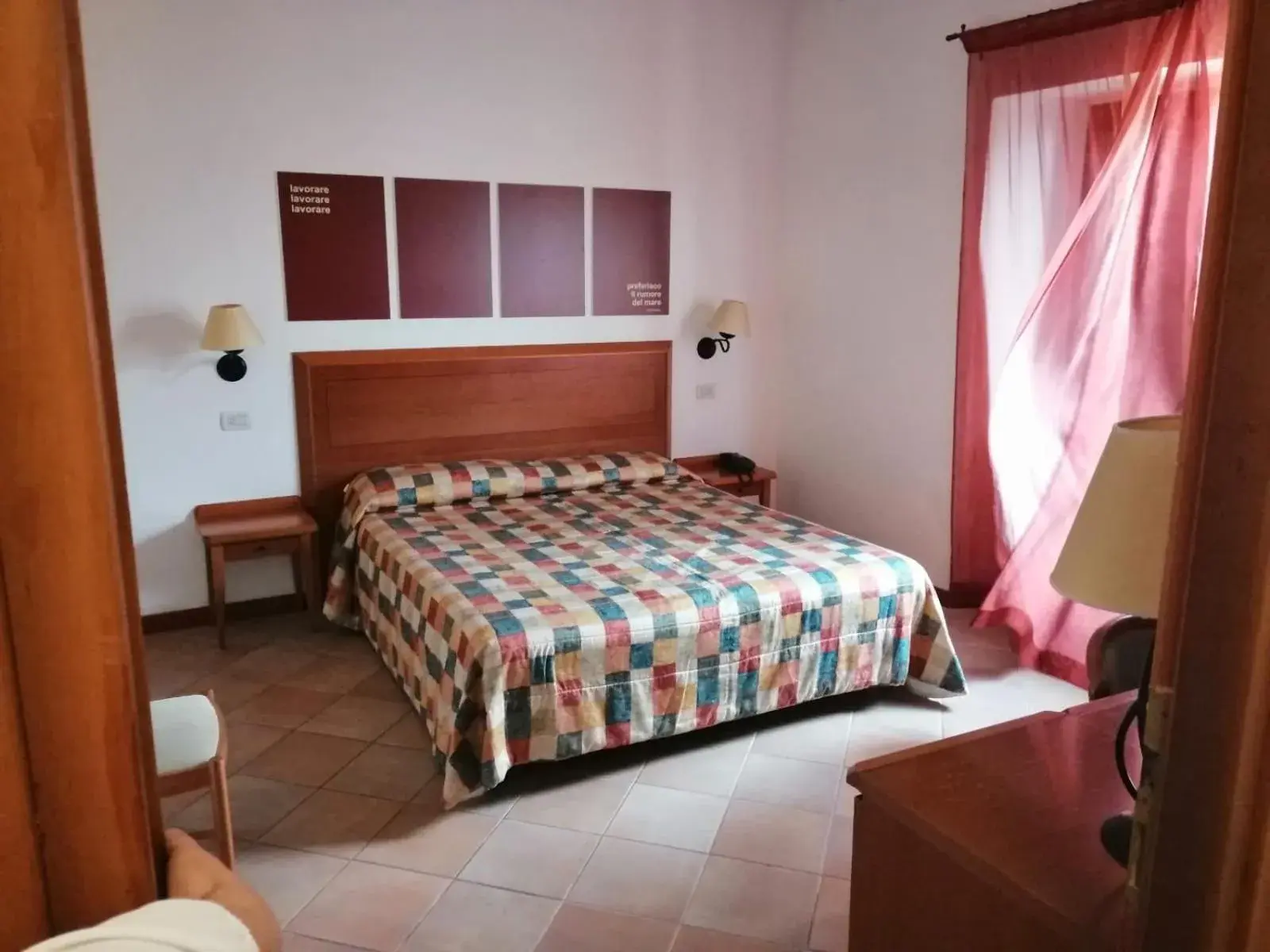 Facility for disabled guests, Bed in Hotel Il Brigantino