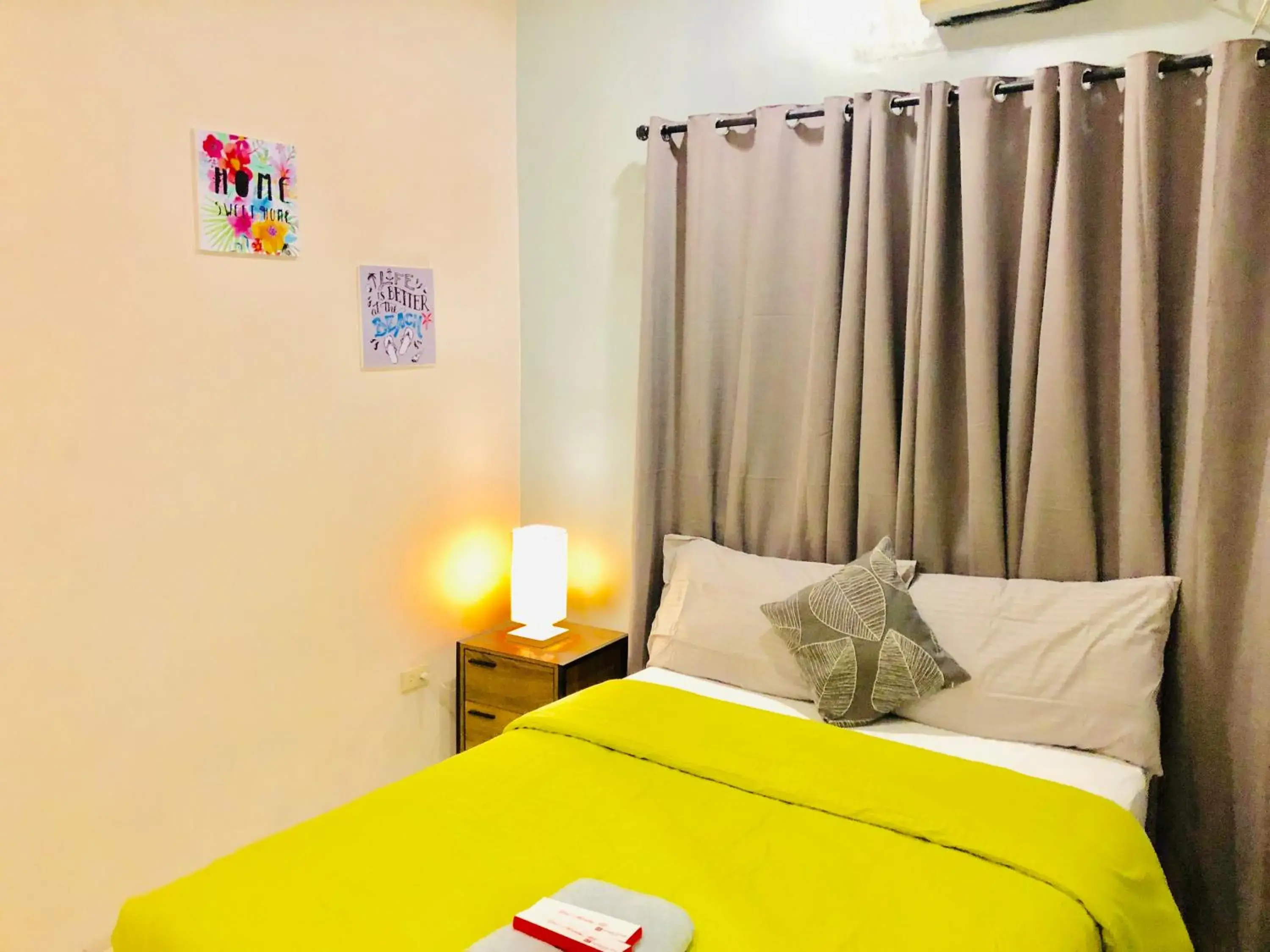 Deluxe Double Room in Hometown Hotel Bacolod