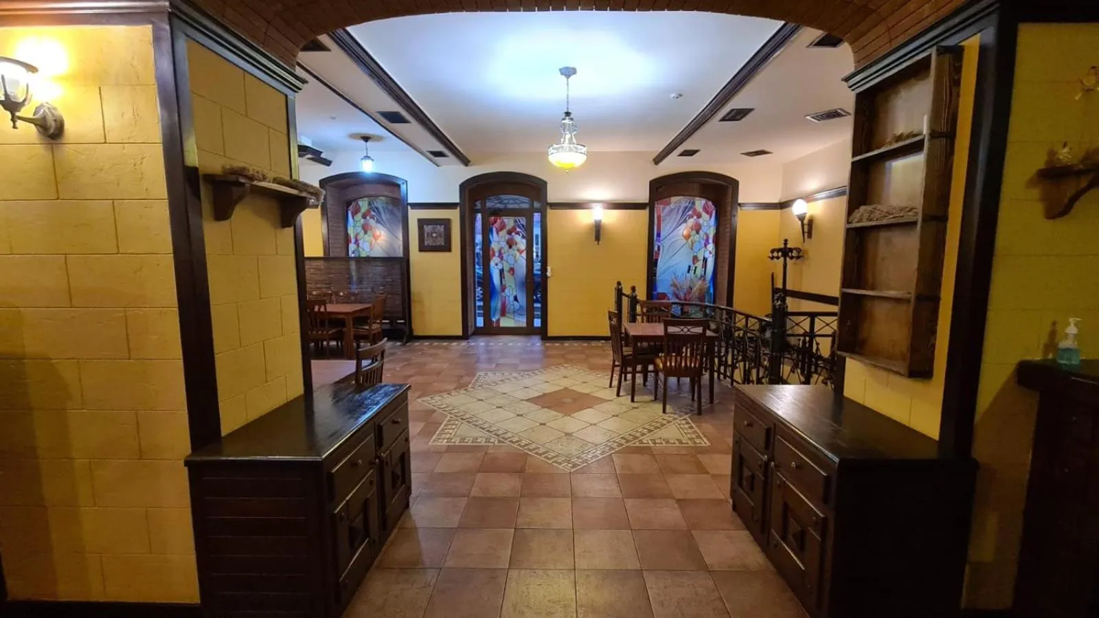 Seating area in Hotel Jan & in the very center